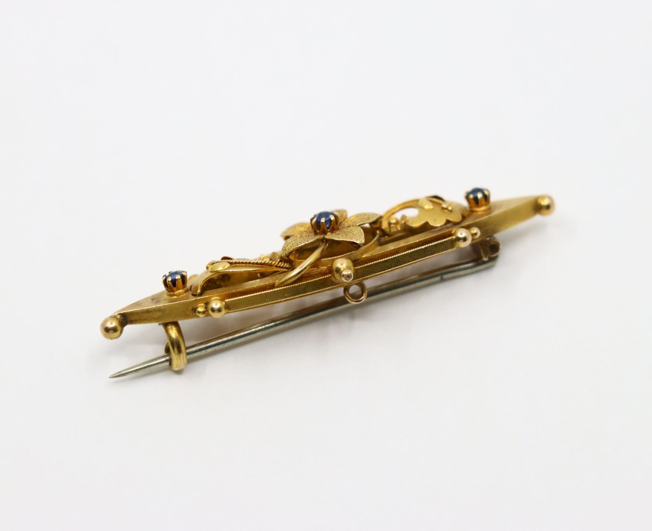 Women's A Vintage 15K Gold Aquamarine Pendant Brooch Pin For Sale