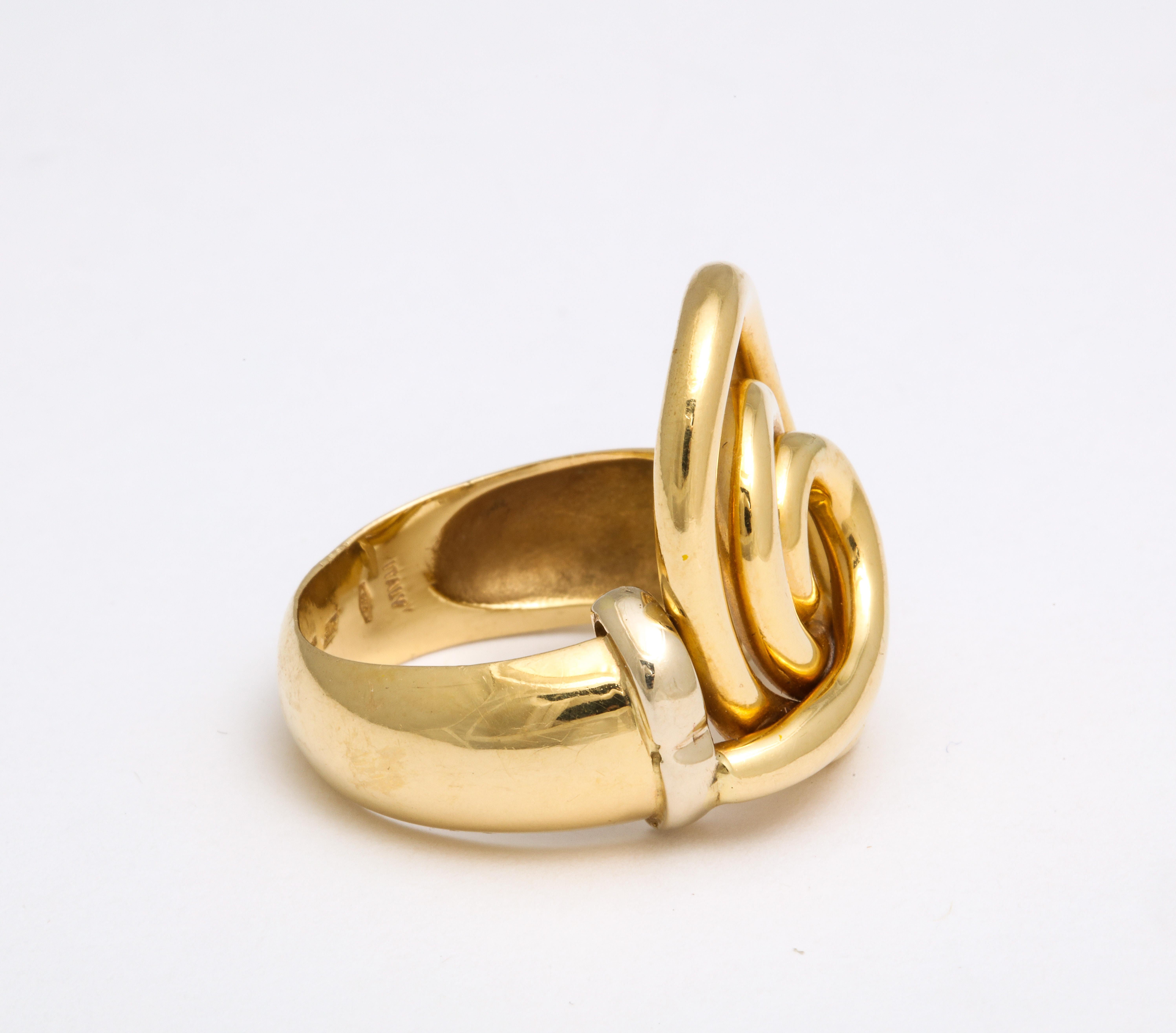 Vintage 18 Kt Spiral Swirl Fashion Ring In Excellent Condition In Stamford, CT