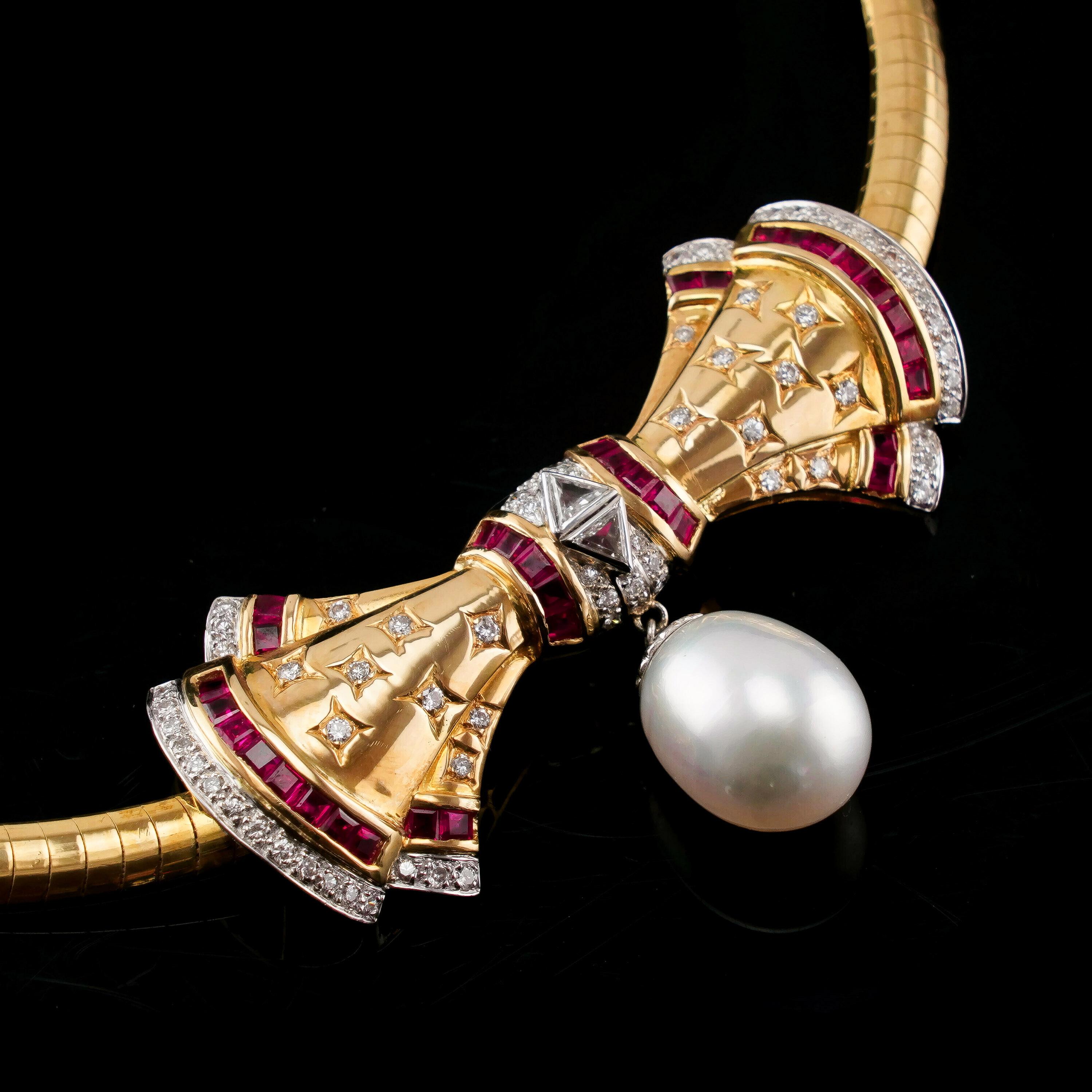 Taille navette Collier ras du cou vintage en or 18K avec rubis, diamants et perles  en vente