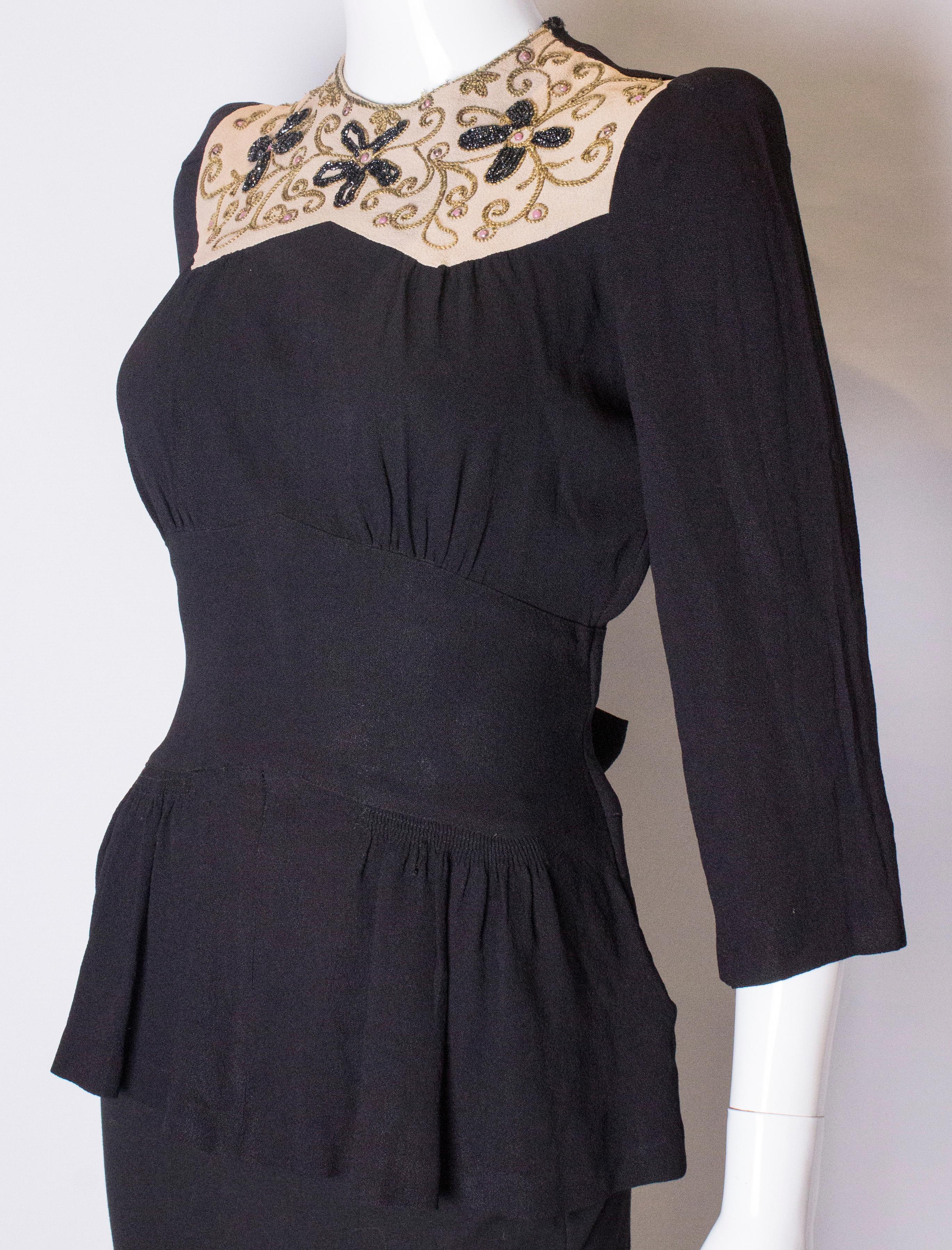 A vintage 1940s black applique and beaded tie back top blouse small (Schwarz)