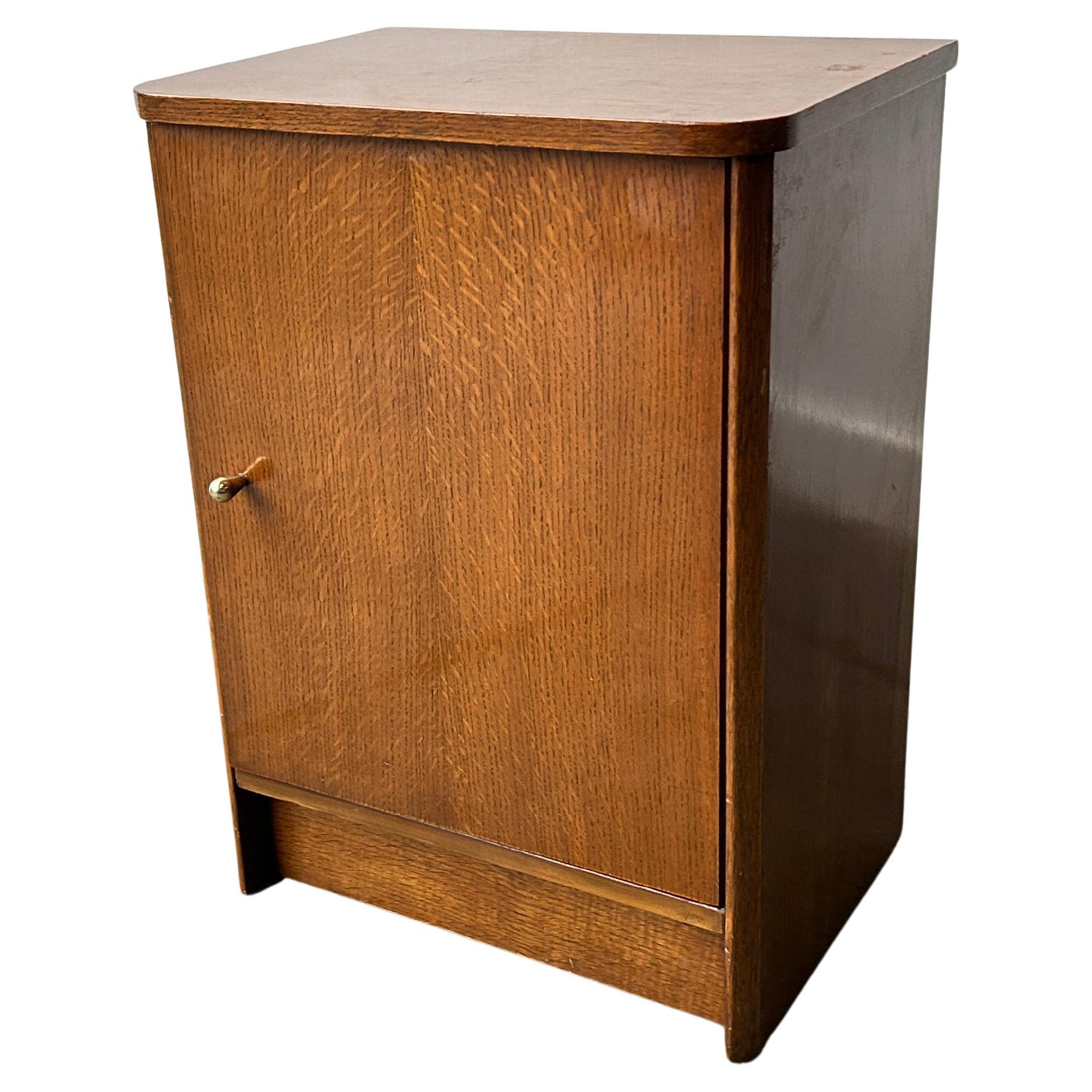 Petite table de chevet compacte en chêne des années 1950/60