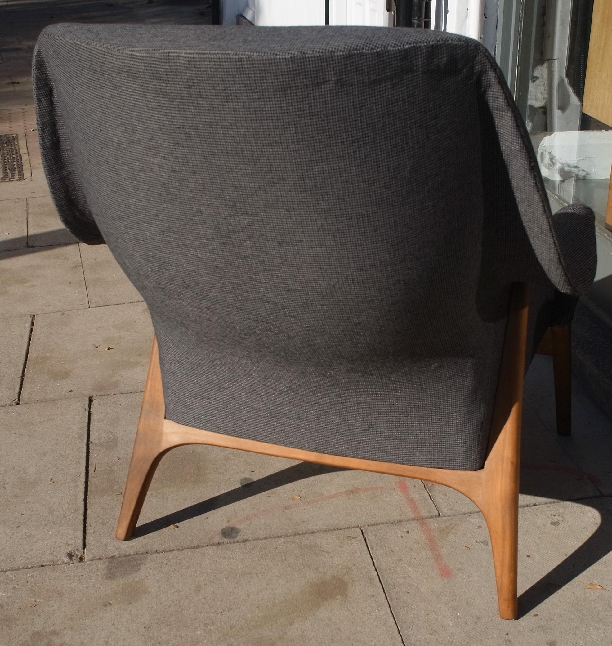 Vintage 1950s British Manufactured Armchair For Sale 4