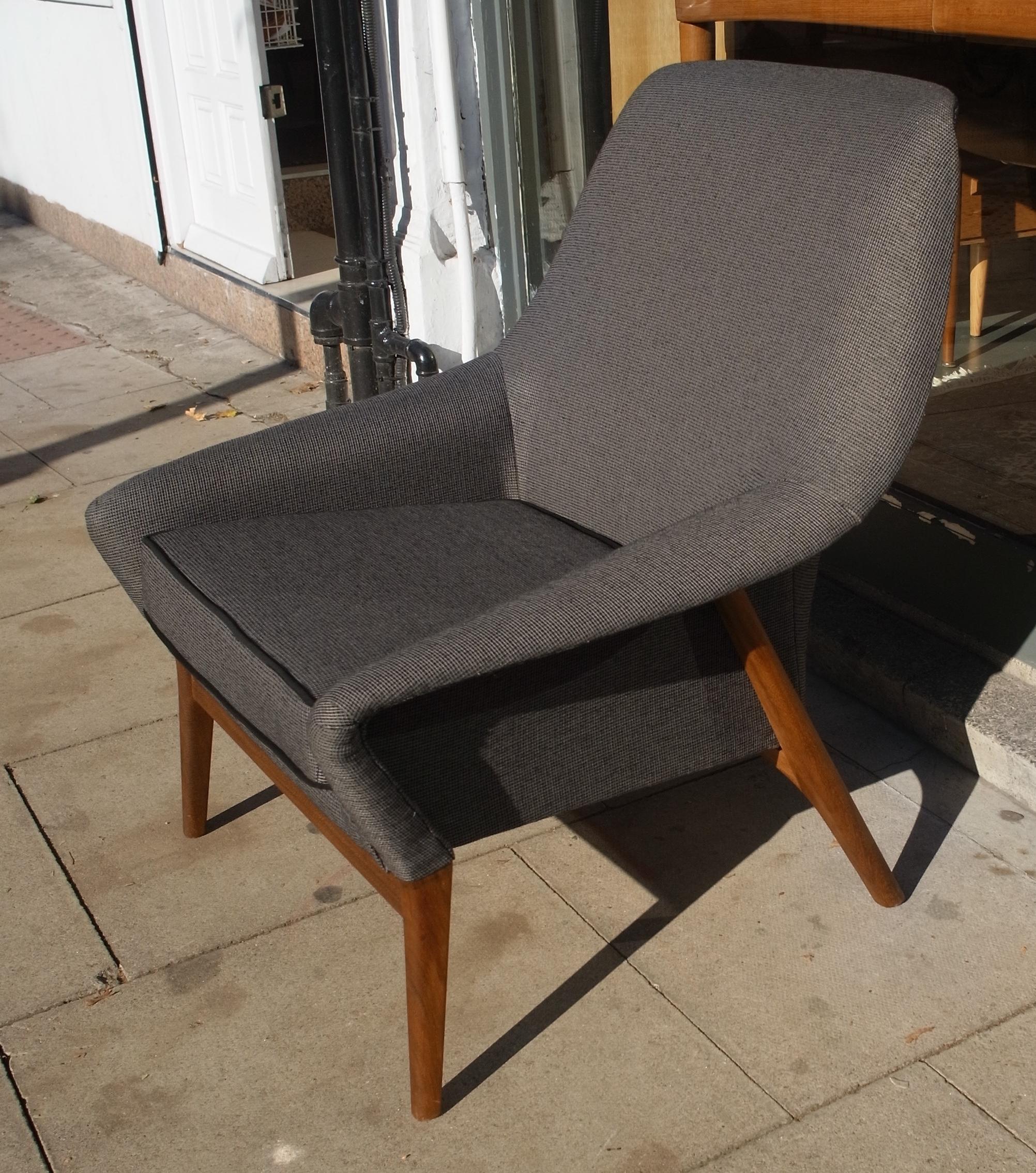 Mid-20th Century Vintage 1950s British Manufactured Armchair For Sale