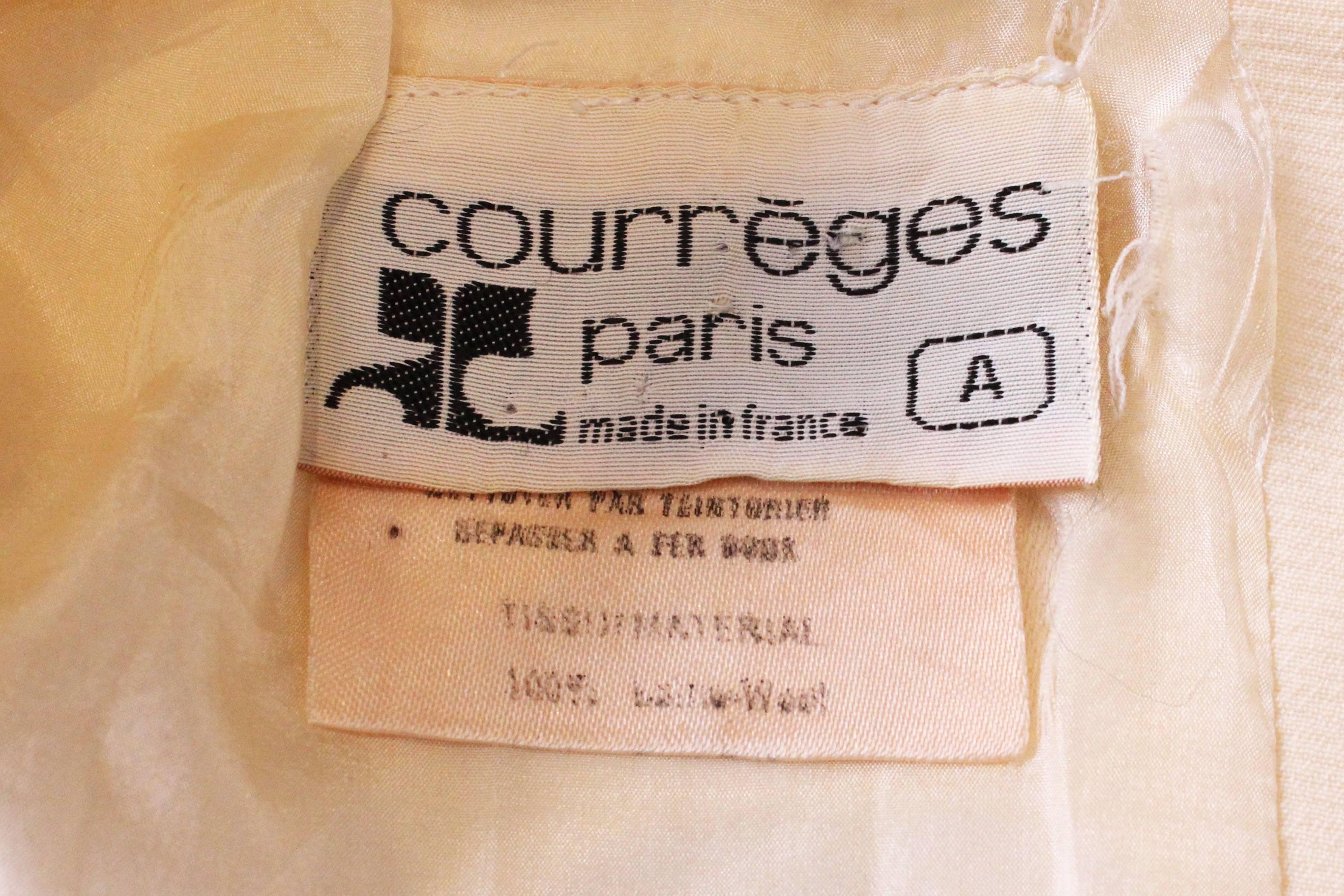 A vintage 1960s Courreges cream Wool and Silk Dress Model 29074 For Sale 2