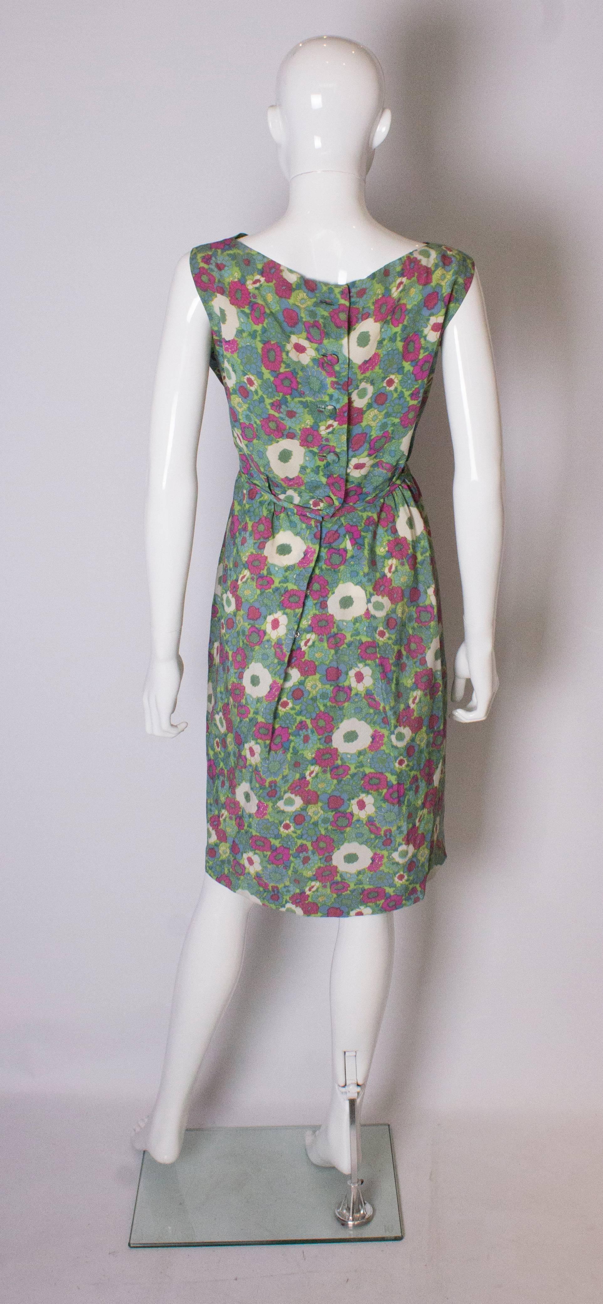 A Vintage 1960s Floral Print Summer Day Dress In Good Condition For Sale In London, GB