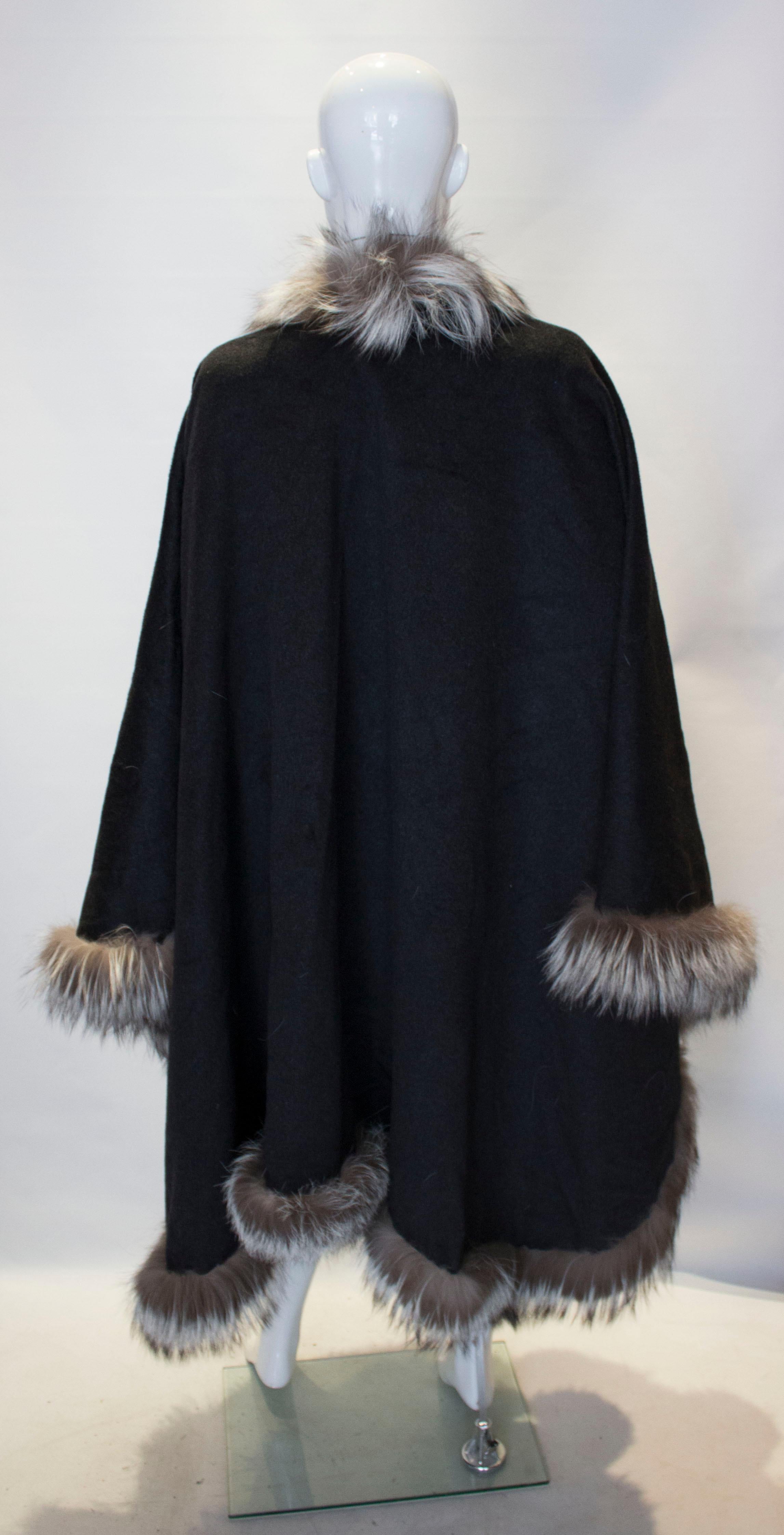 Women's A Vintage 1970s Grey Wool/Cashmere Wrap with silver Fox fur trim Detail