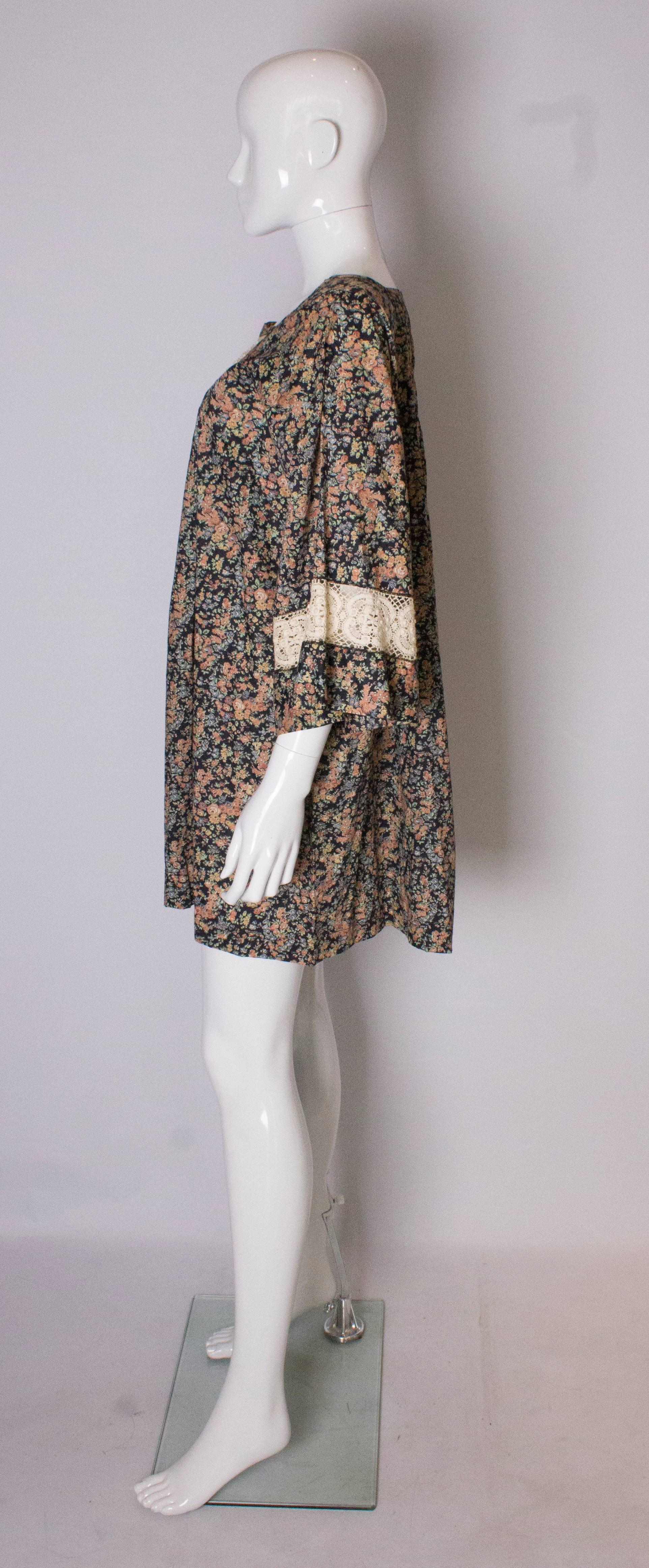 A Vintage 1970s Liberty / Sara Ferni Floral Print Top In Good Condition For Sale In London, GB