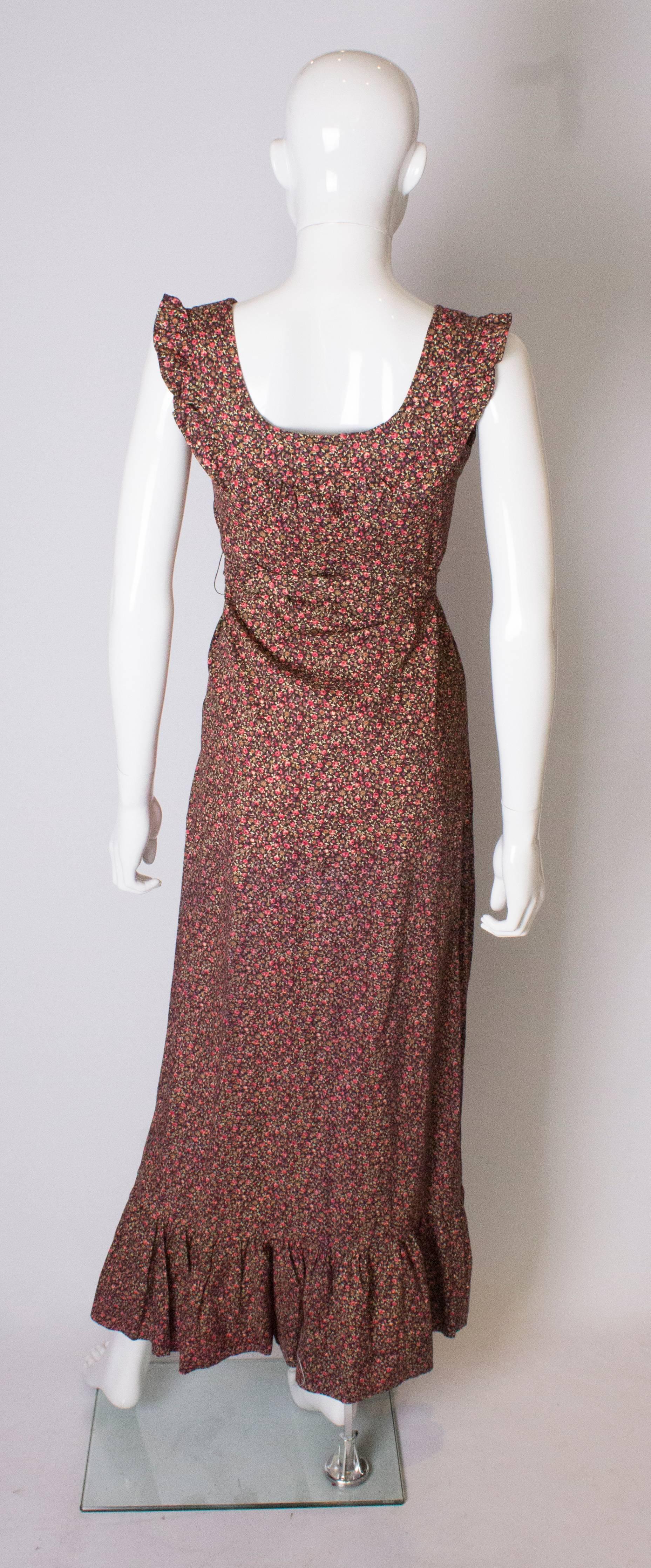 A Vintage 1970s  Quad Floral Print Cotton Dress  For Sale 2