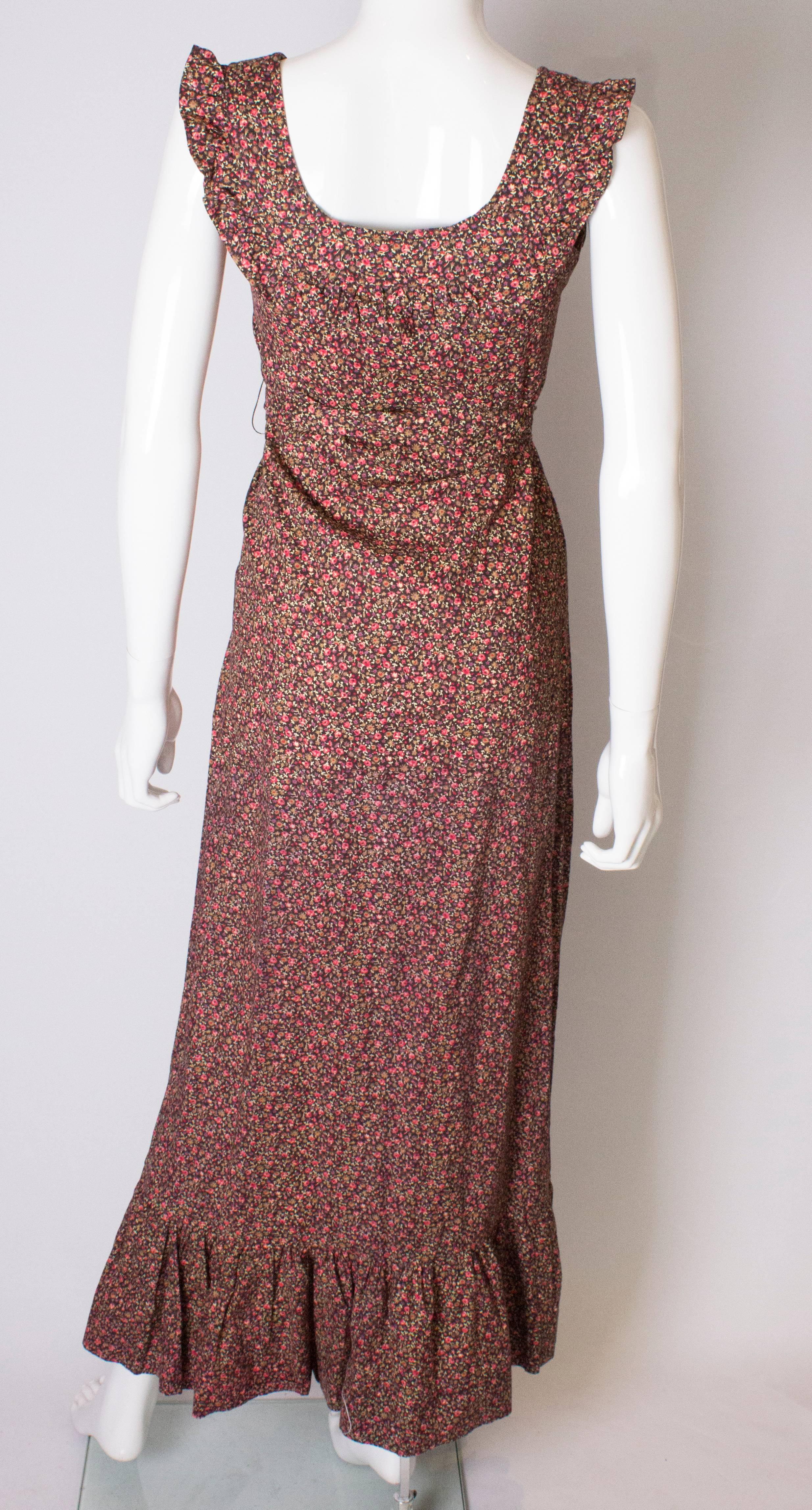 A Vintage 1970s  Quad Floral Print Cotton Dress  For Sale 3