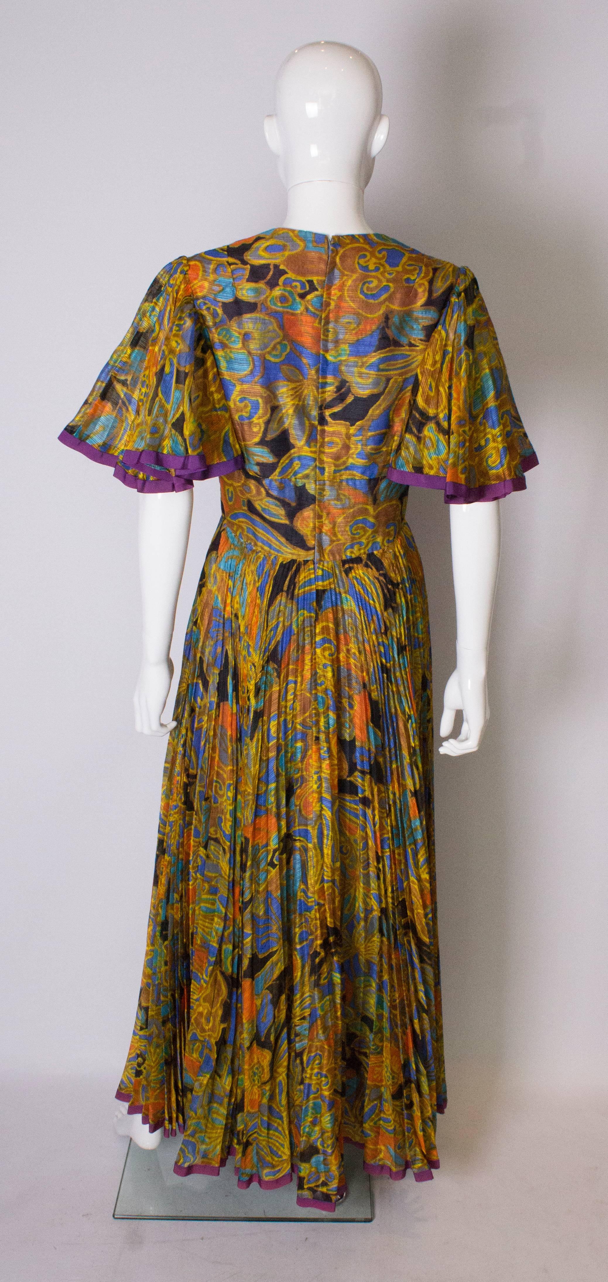 A Vintage 1970s Ross Bergo for Harrods Pleated Gown In Good Condition For Sale In London, GB