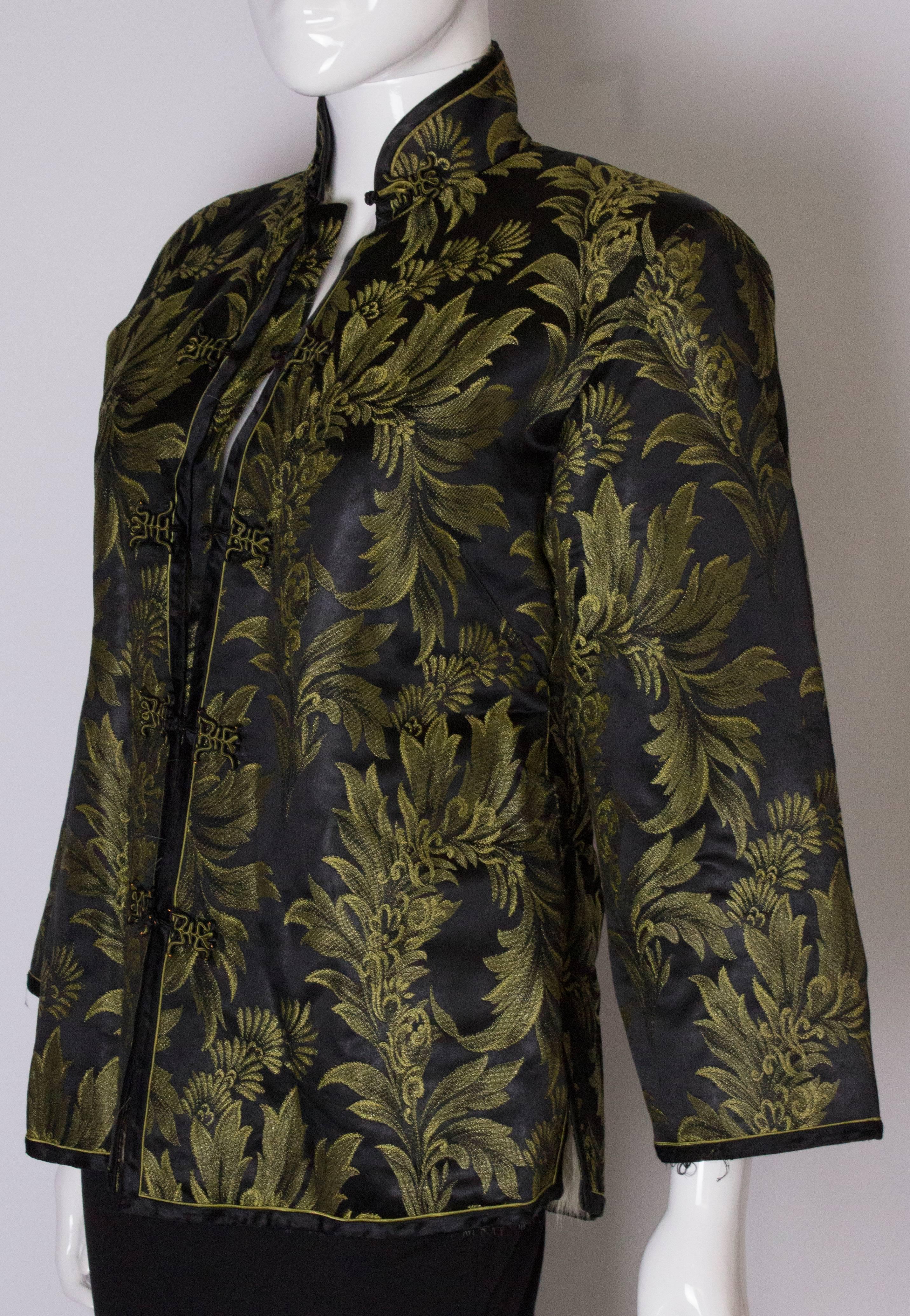 Veste chinoise vintage brodée des années 1980 avec doublure en fourrure. Bon état - En vente à London, GB