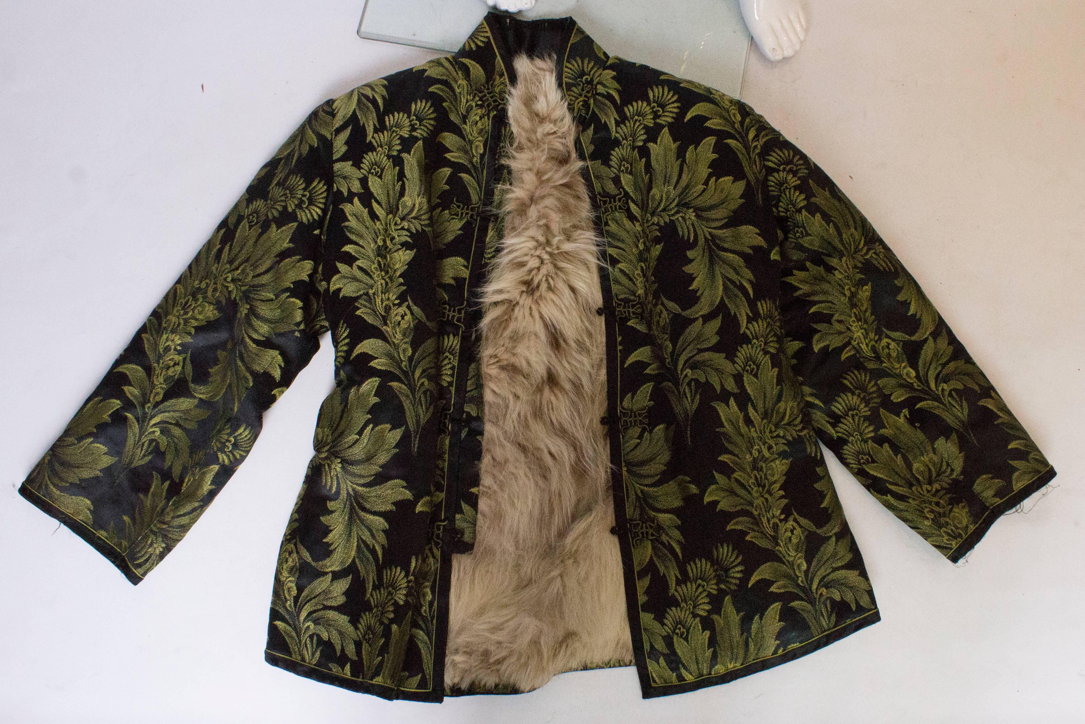 A Vintage 1980s Embroidered Chinese Jacket with Fur Lining. For Sale 1