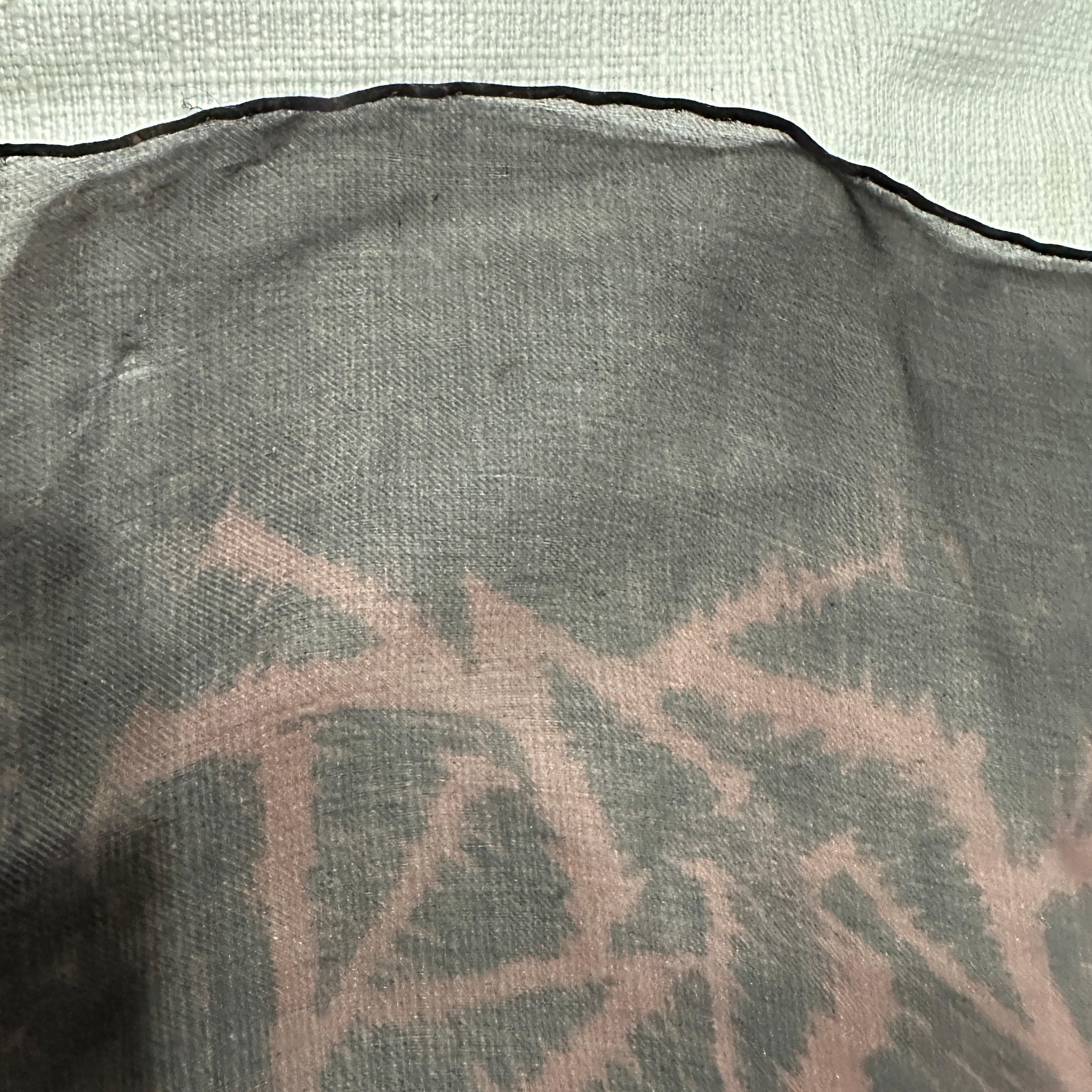 Sciarpa di seta vintage anni '80 di Valentino in vendita 5