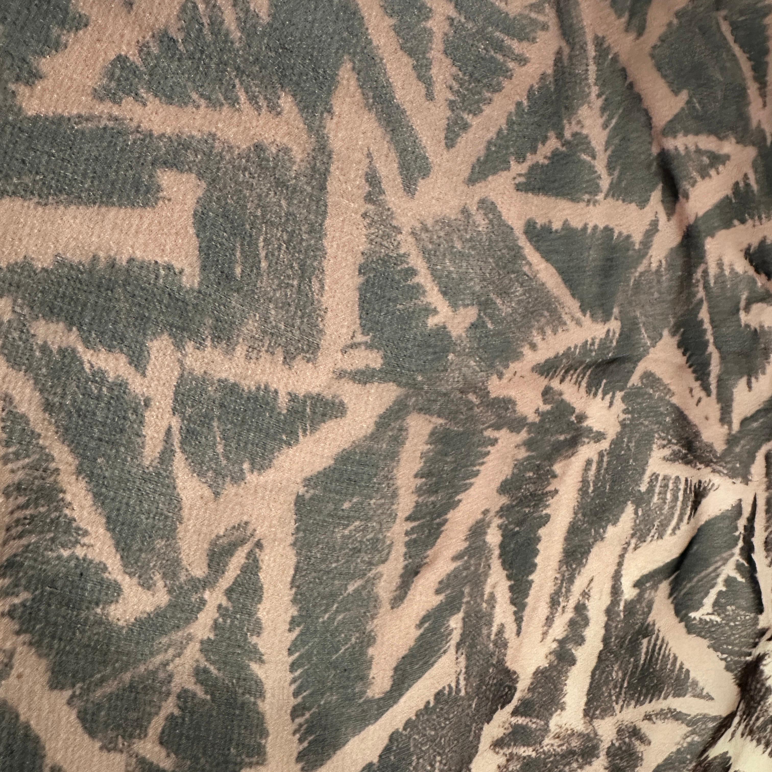 Sciarpa di seta vintage anni '80 di Valentino in vendita 6