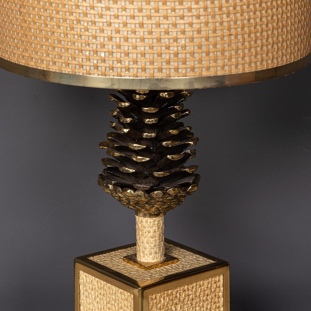 A Vintage 20th Century Italian Bergere Lamp With Pine Cone Detailing c.1970 For Sale 6