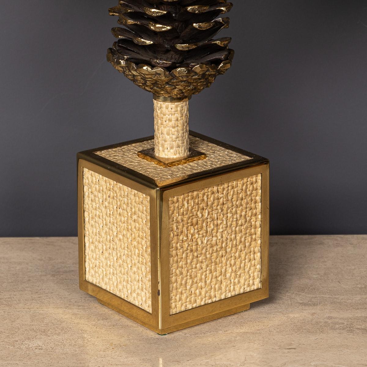 A Vintage 20th Century Italian Bergere Lamp With Pine Cone Detailing c.1970 For Sale 7