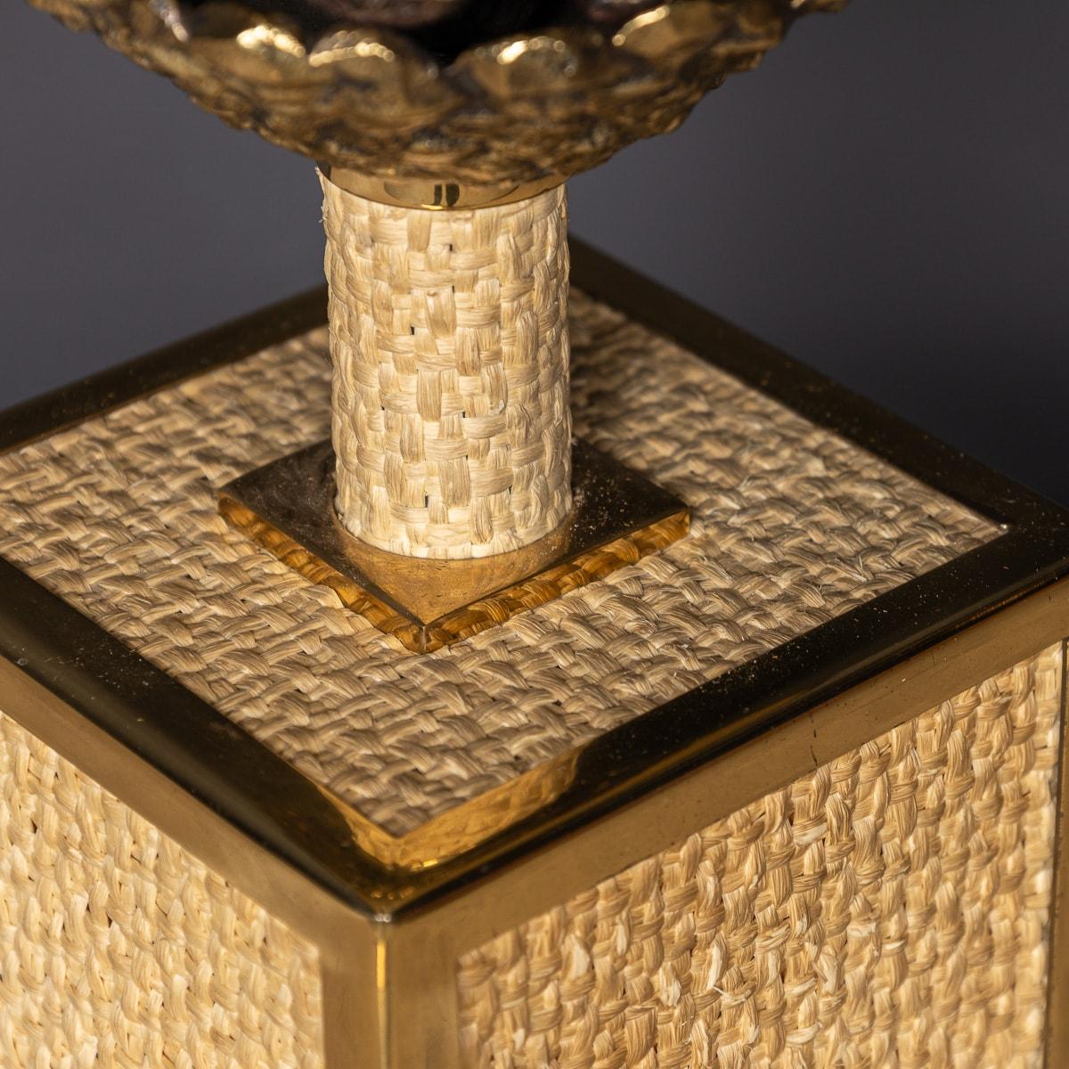 A Vintage 20th Century Italian Bergere Lamp With Pine Cone Detailing c.1970 For Sale 10