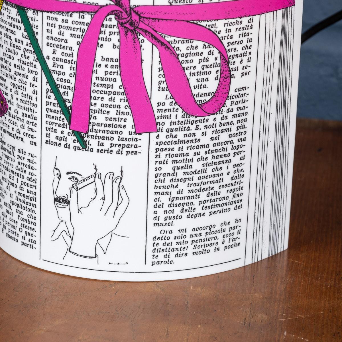 Una lampada da tavolo italiana vintage del XX secolo di Fornasetti 10