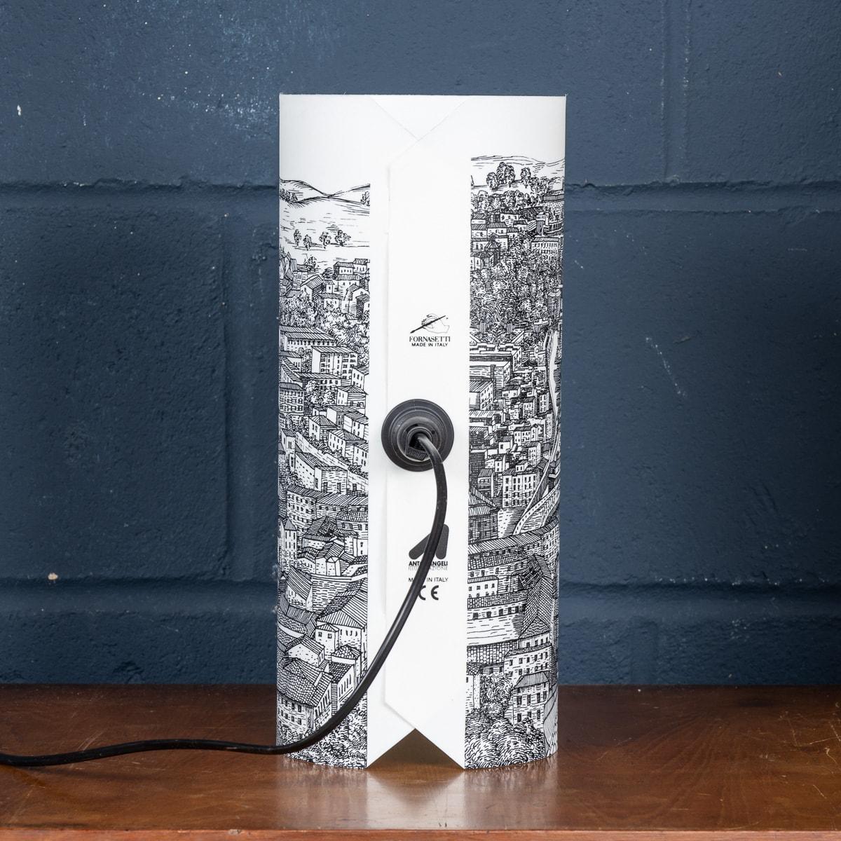 A Vintage 20th Century Italian Table Lamp By Fornasetti In Good Condition In Royal Tunbridge Wells, Kent