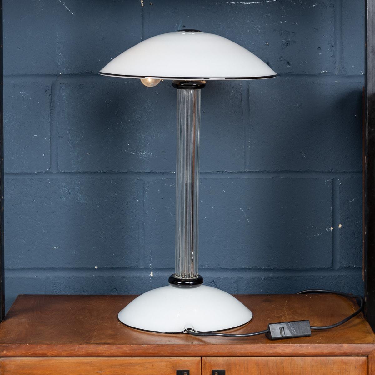 italien A.I.C C. Vintage Italian Table Lamp by Vistosi c.1980 en vente