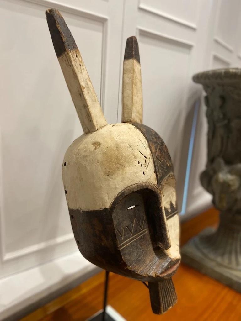 Maschera Grebo africana d'epoca su supporto, Liberia in vendita 1