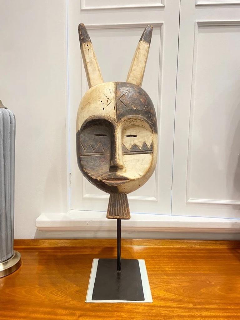 Maschera Grebo africana d'epoca su supporto, Liberia in vendita 2