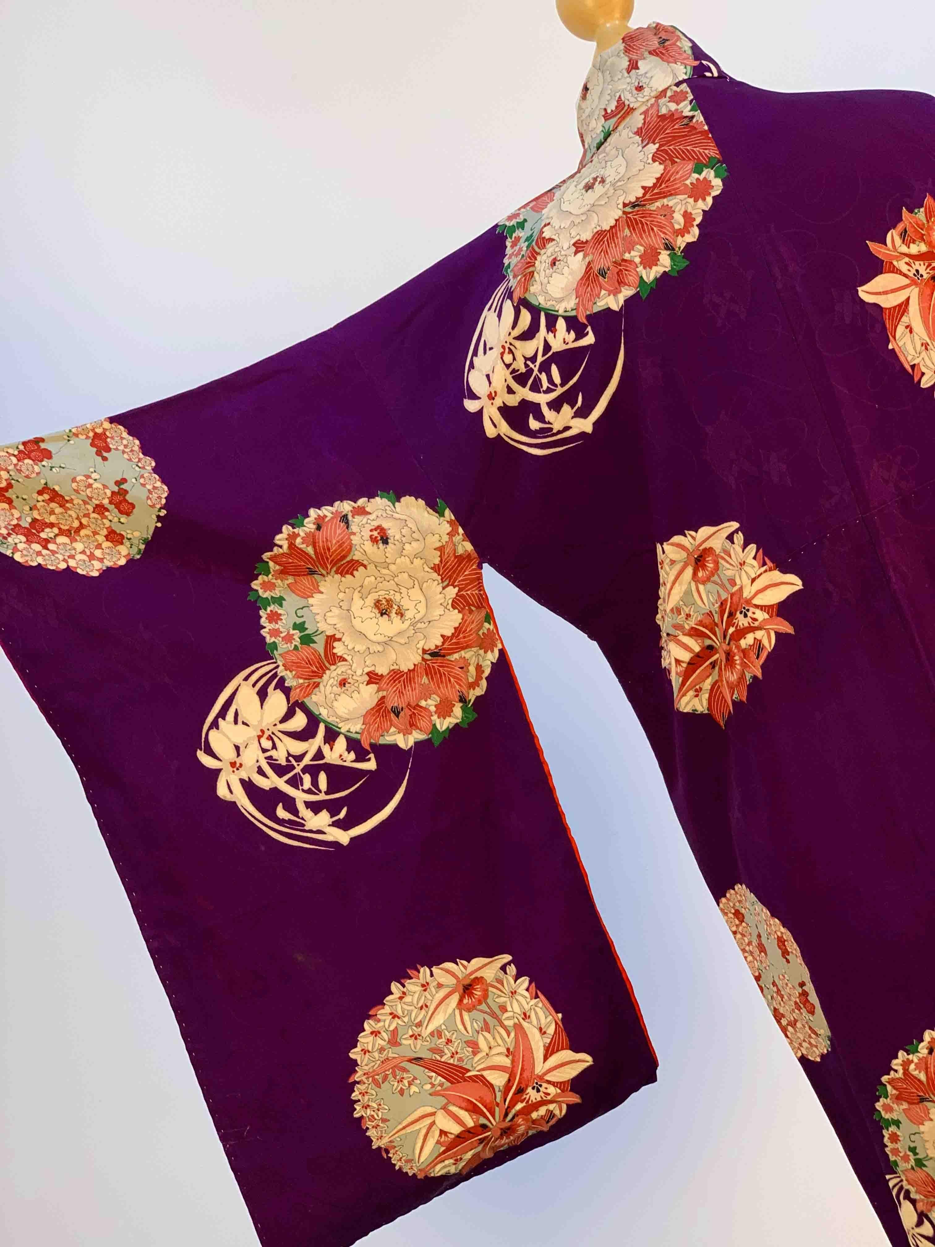 A vintage beautiful 1980s purple kimono 2