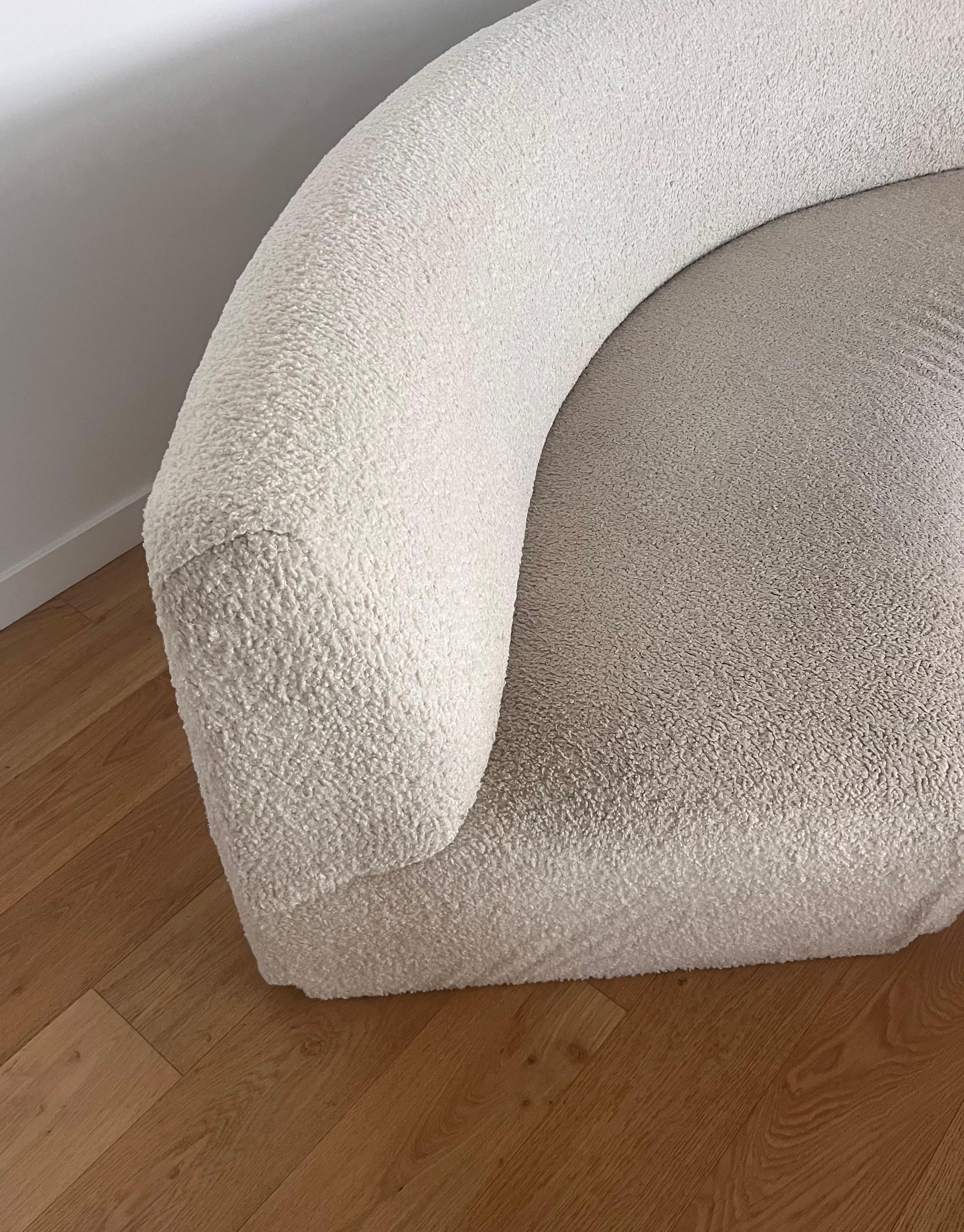 Canapé biomorphique vintage en peau de mouton, fin du 20e siècle en vente 9