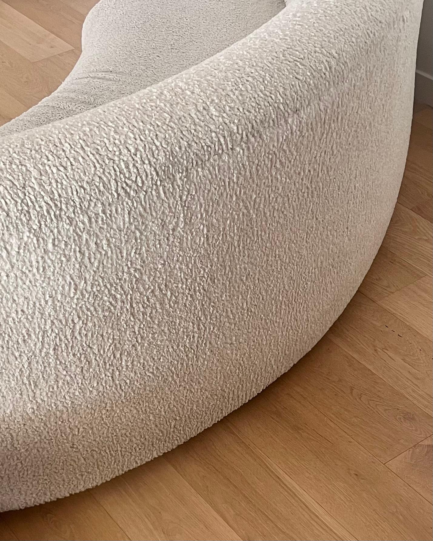 Canapé biomorphique vintage en peau de mouton, fin du 20e siècle en vente 2