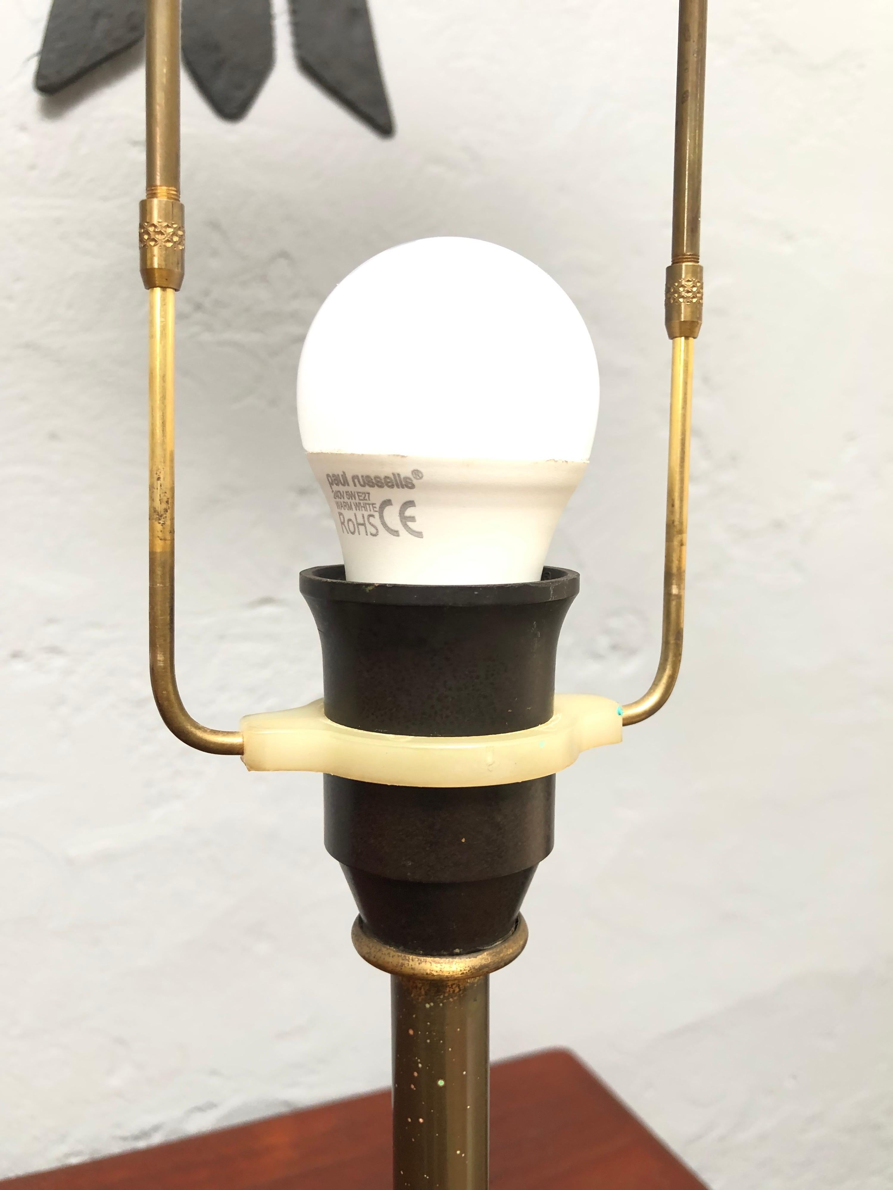 Lampe de bureau vintage en laiton par Fog & Mrup, fabricants de lampes, années 1940 en vente 2