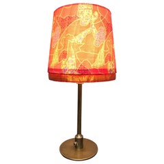 Lámpara de mesa vintage de latón de los fabricantes de lámparas Fog & Mørup de los años 40