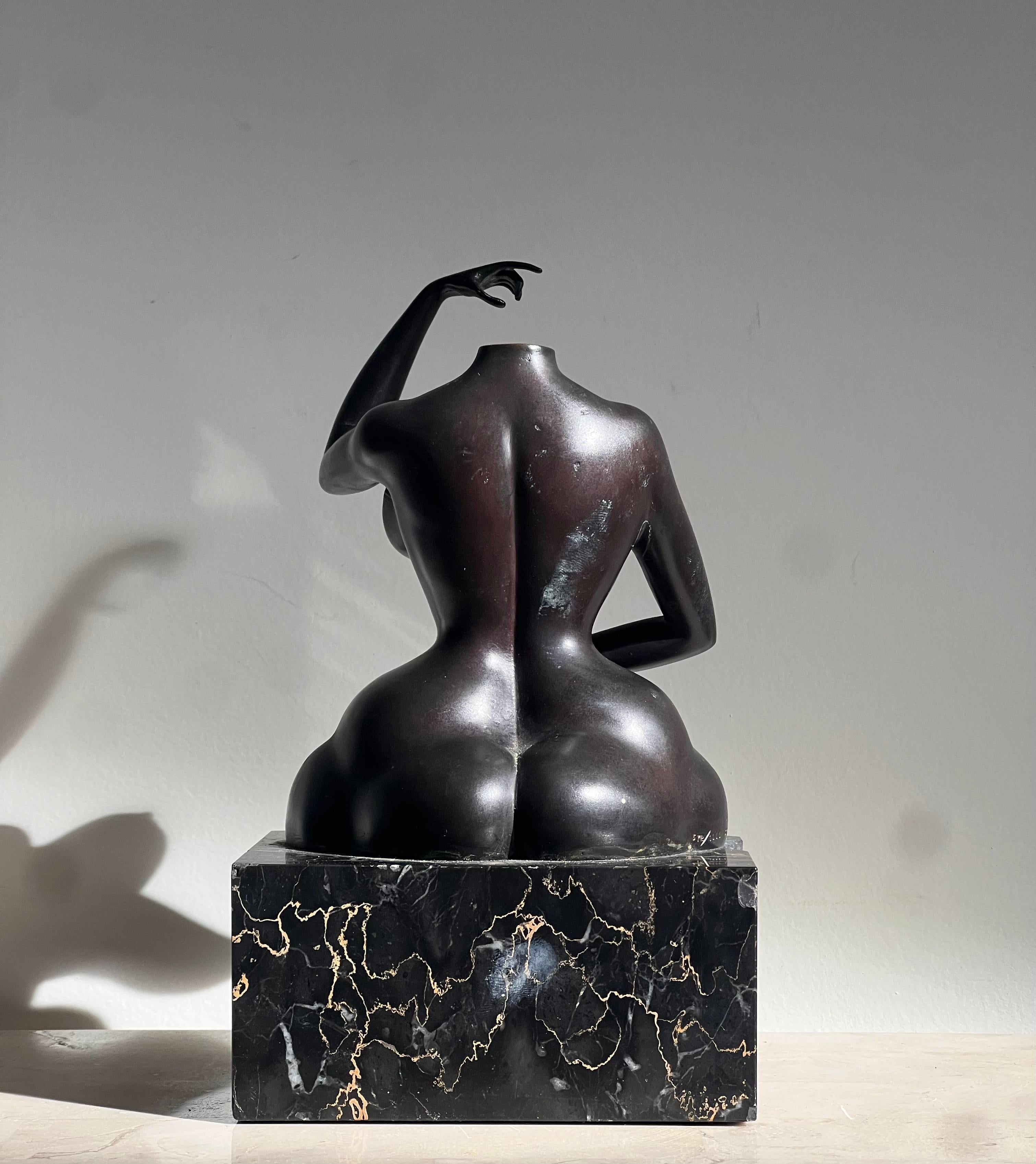 Un torse vintage en bronze d'une femme voluptueuse par Rudolf Hausner, 1977 3