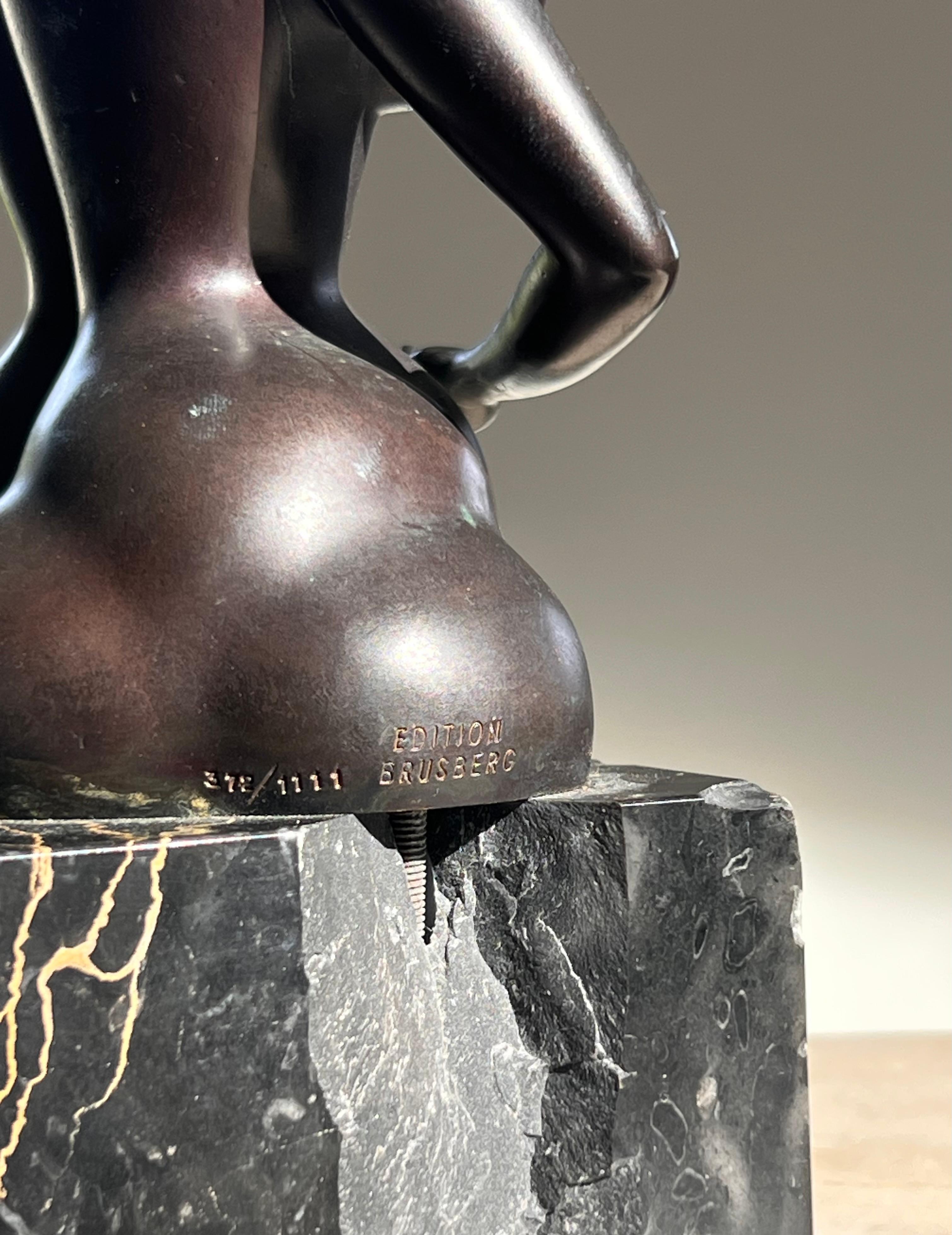 Un torse vintage en bronze d'une femme voluptueuse par Rudolf Hausner, 1977 Bon état à View Park, CA