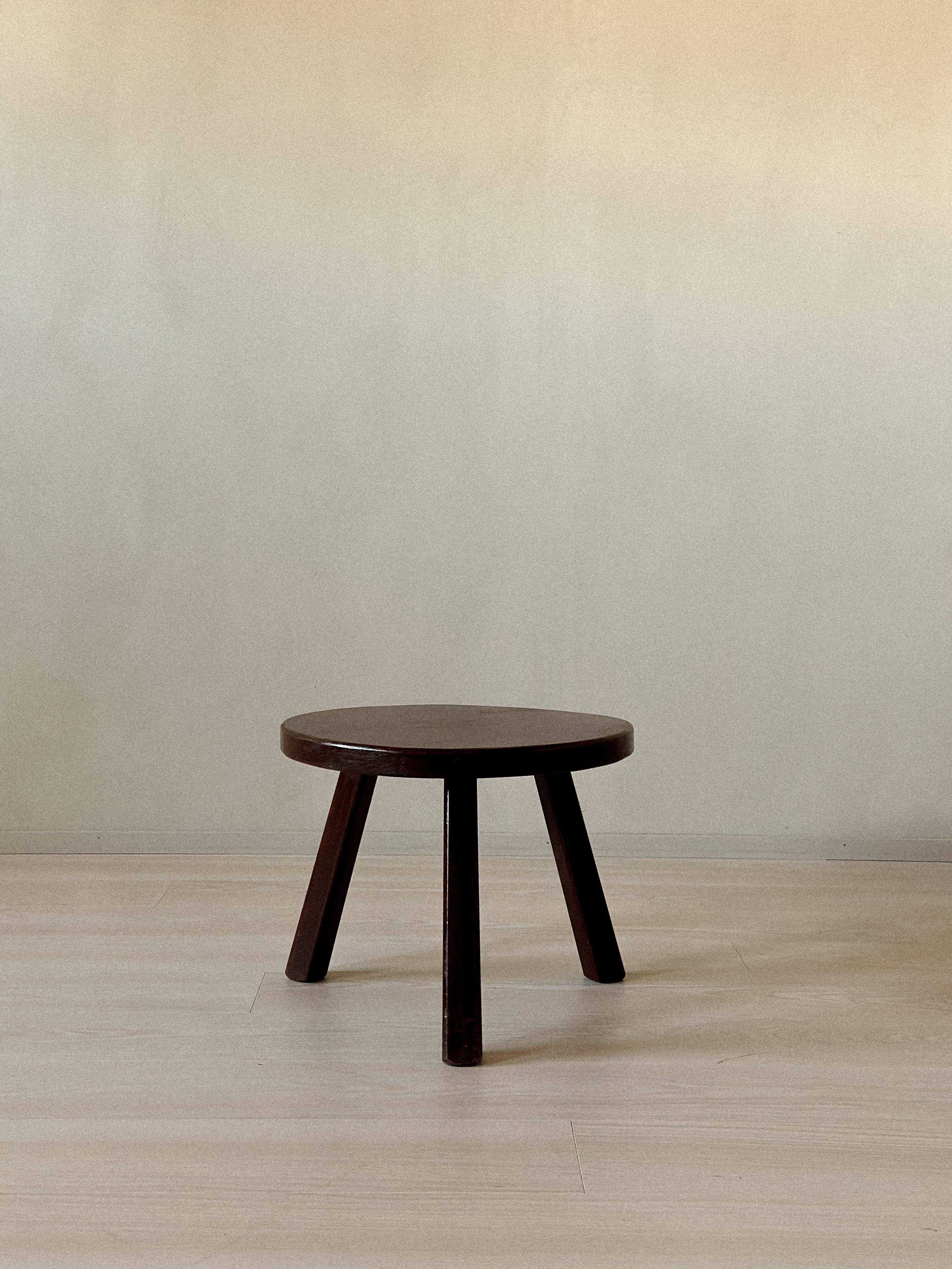 Unique round vintage side table from France in solid oak. Made by anonymous designer, c. 1970s . Wear constant with age and use including marks, scratches. 