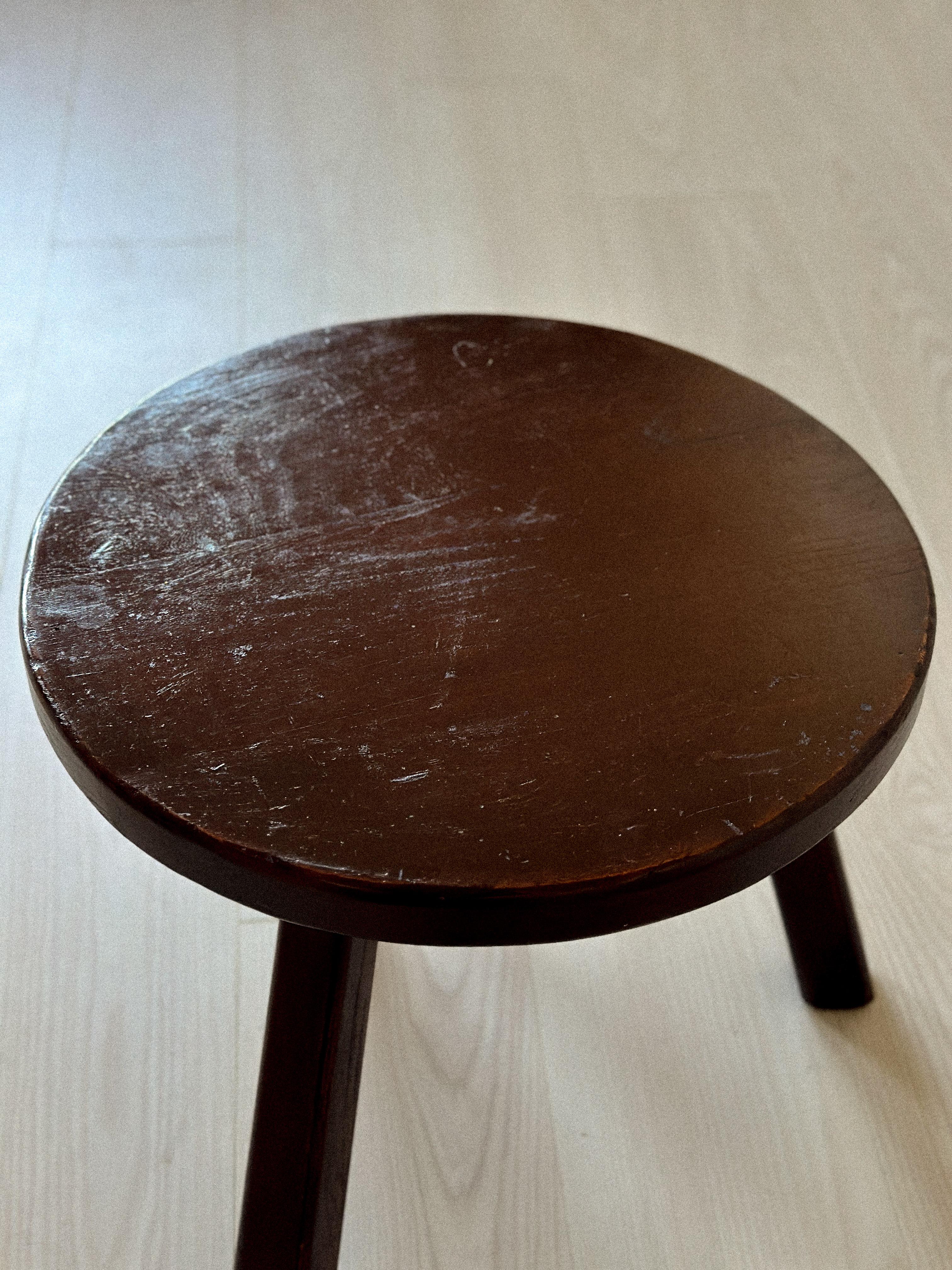 A Vintage Brutalist Side table, Massive Oak, France, circa 1970s For Sale 1
