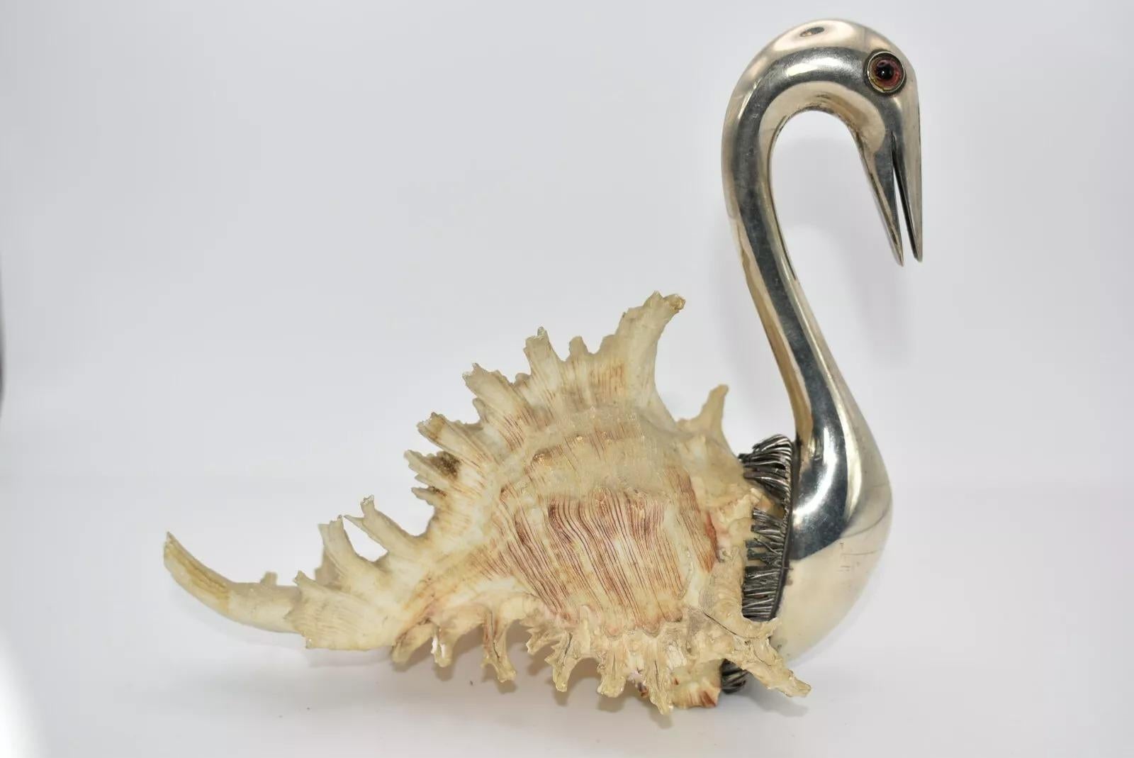 A Vintage Calderoni Gioielli. 800 Grade Silver Swan Sea Shell Sculpture In Excellent Condition For Sale In London, GB