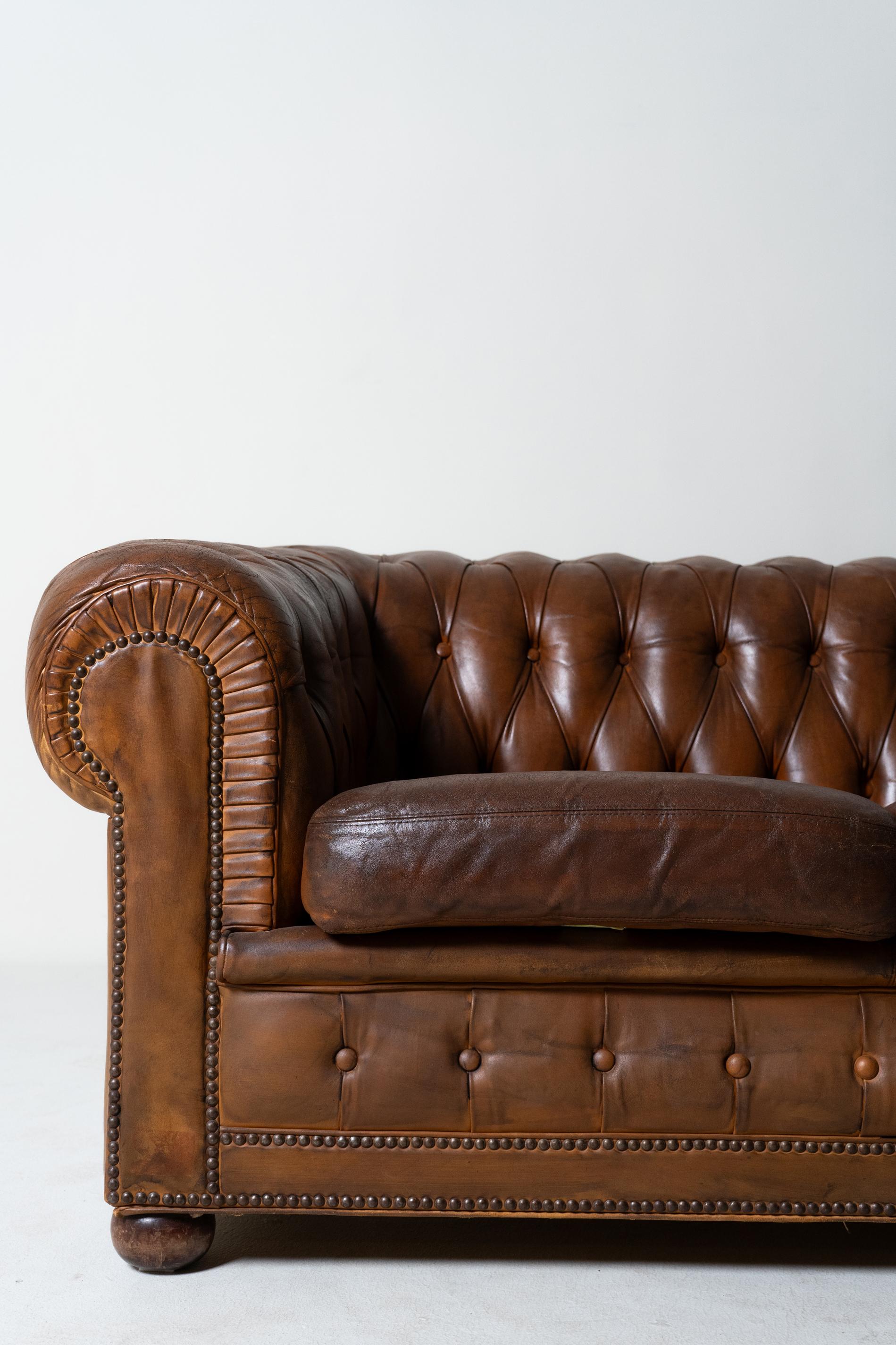 A Vintage Chesterfield Leather Sofa, France c.1960 For Sale 7