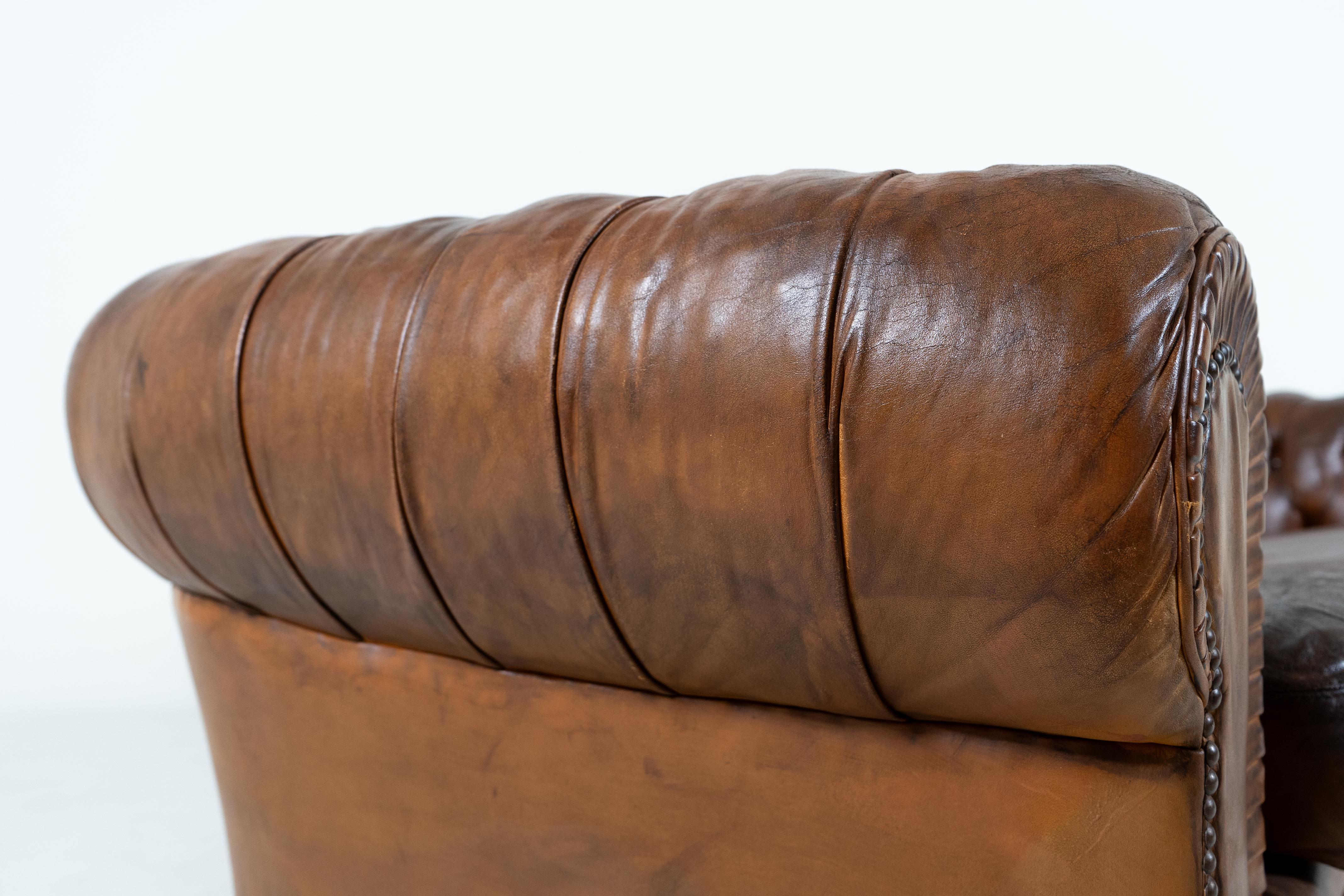 A Vintage Chesterfield Leather Sofa, France c.1960 For Sale 2