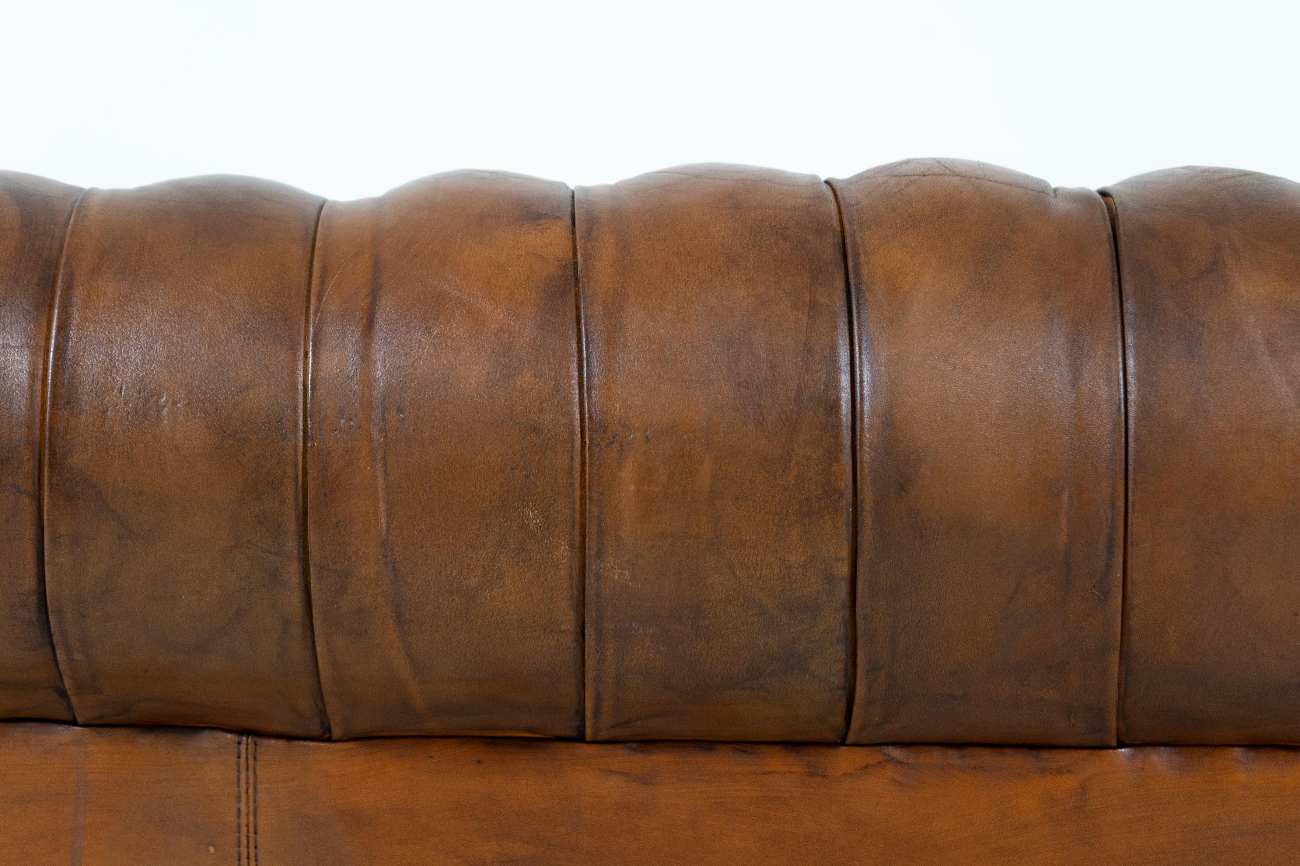 A Vintage Chesterfield Leather Sofa, France c.1960 For Sale 3
