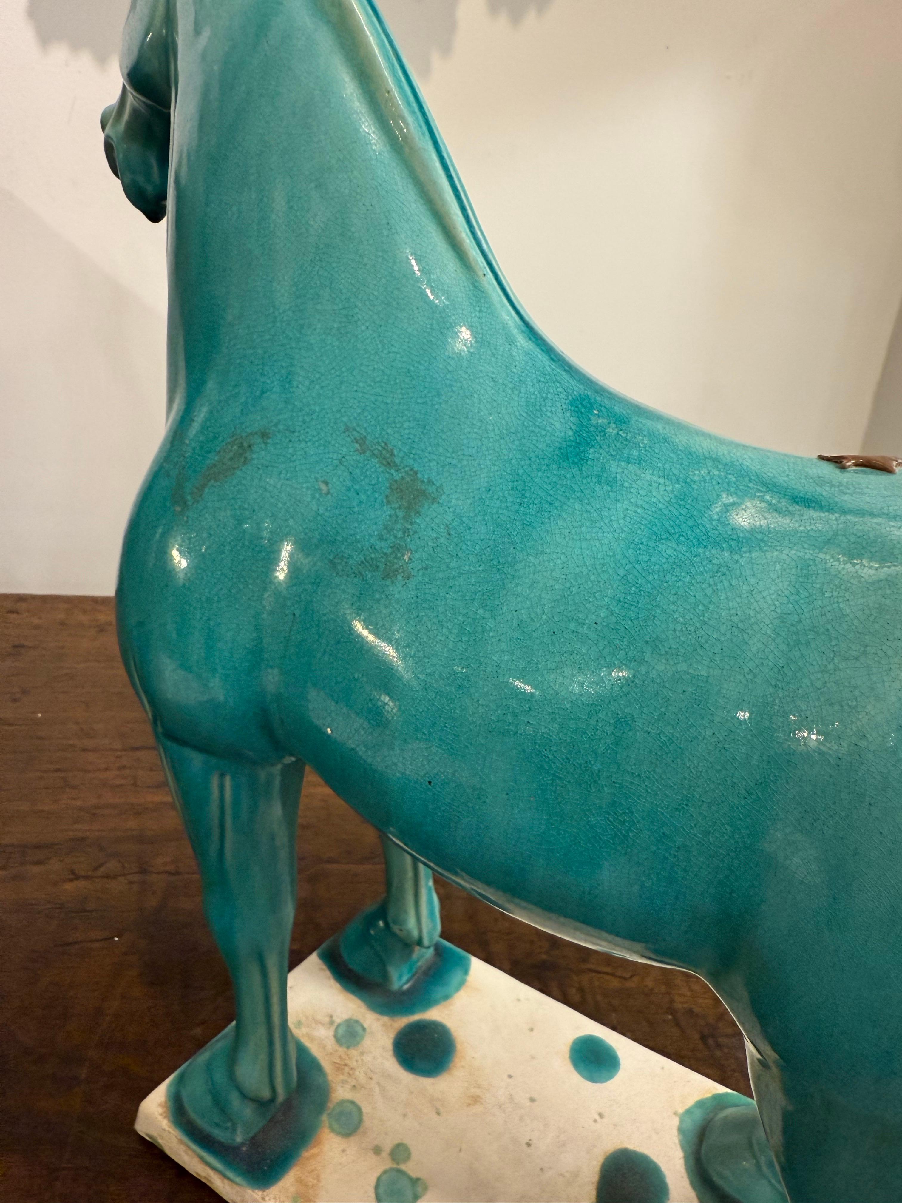 Cheval en céramique émaillée turquoise de style chinois Tang en vente 5