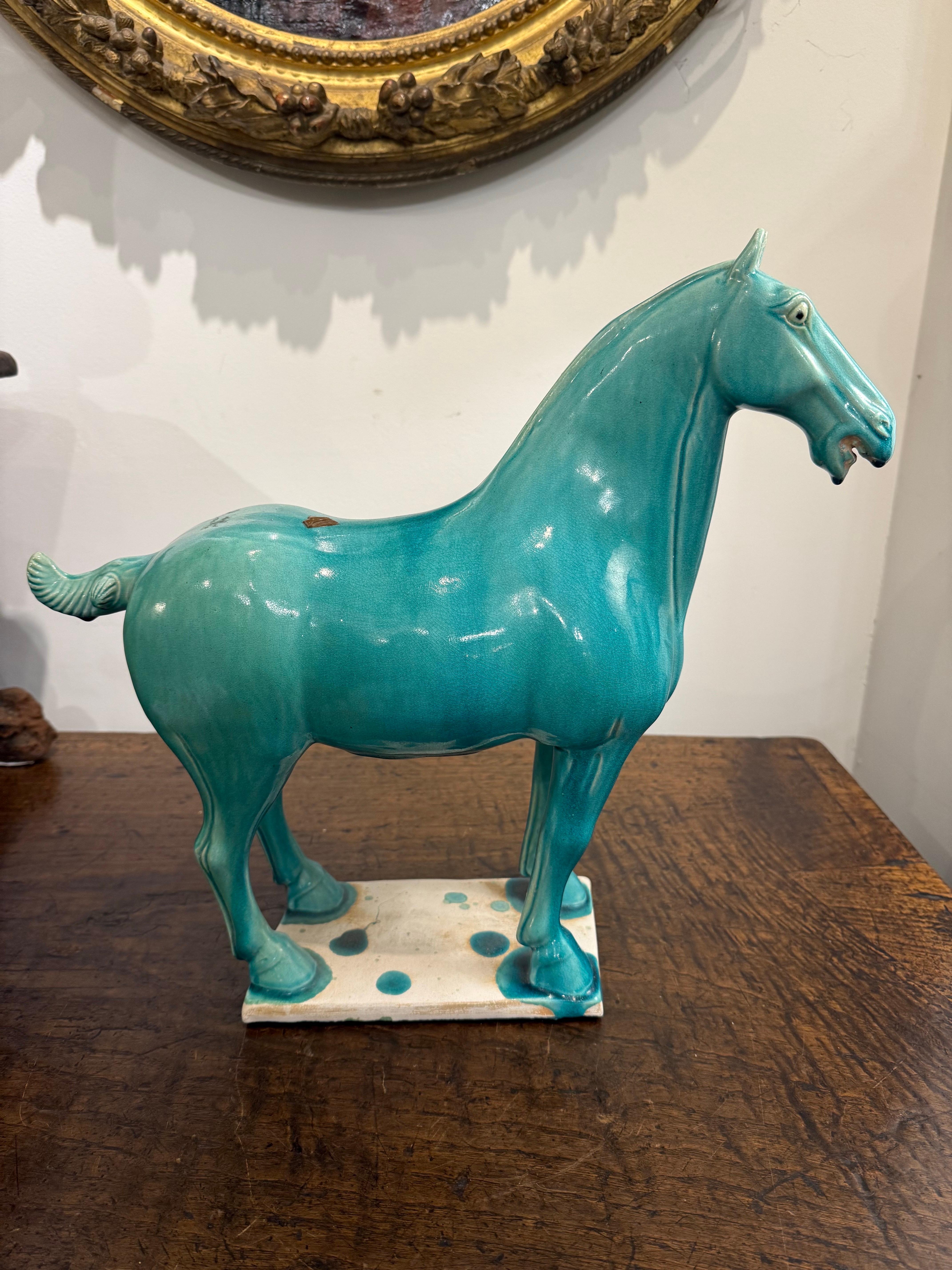 Cheval en céramique émaillée turquoise de style chinois Tang en vente 6