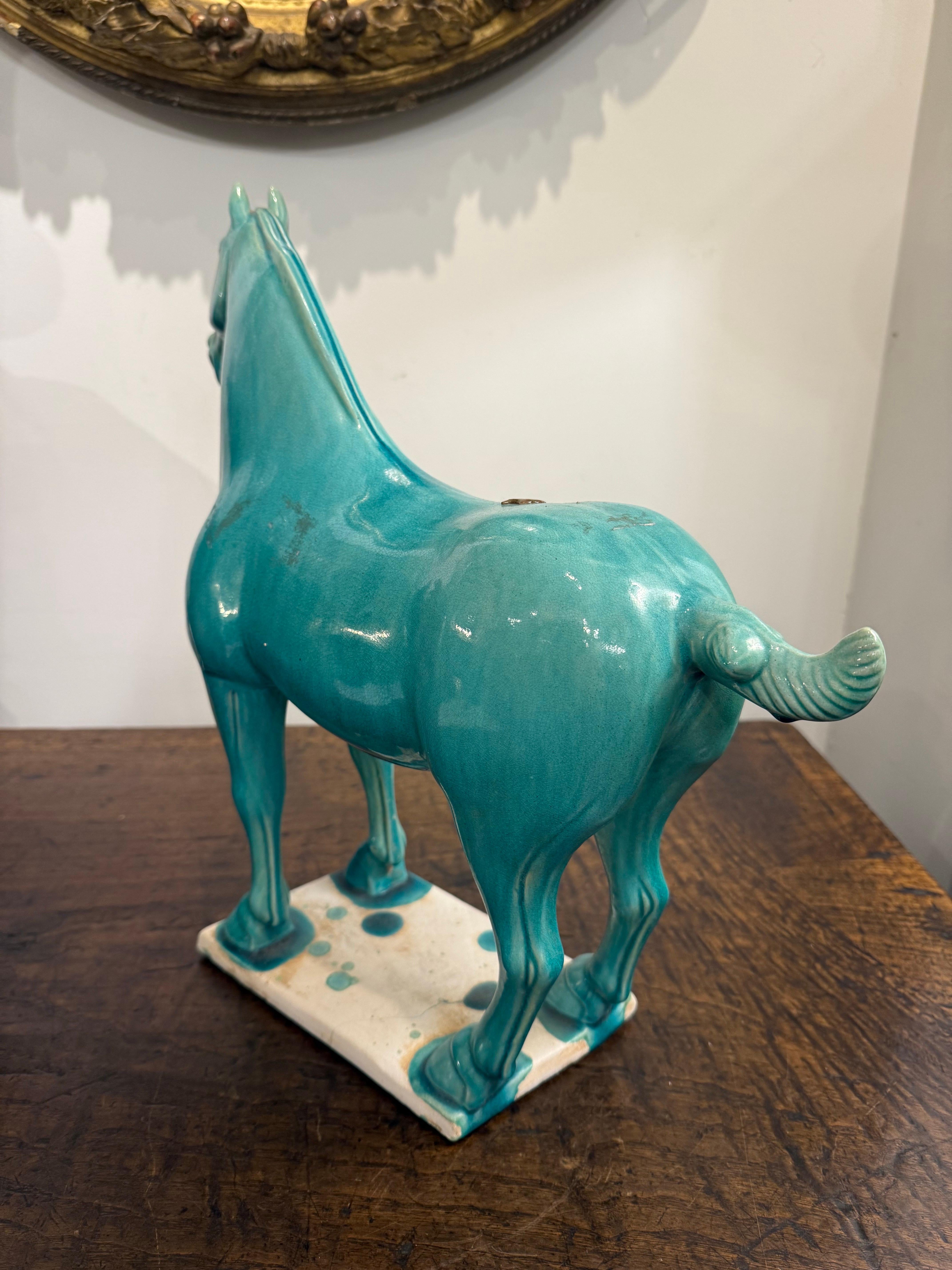 Cheval en céramique émaillée turquoise de style chinois Tang en vente 8