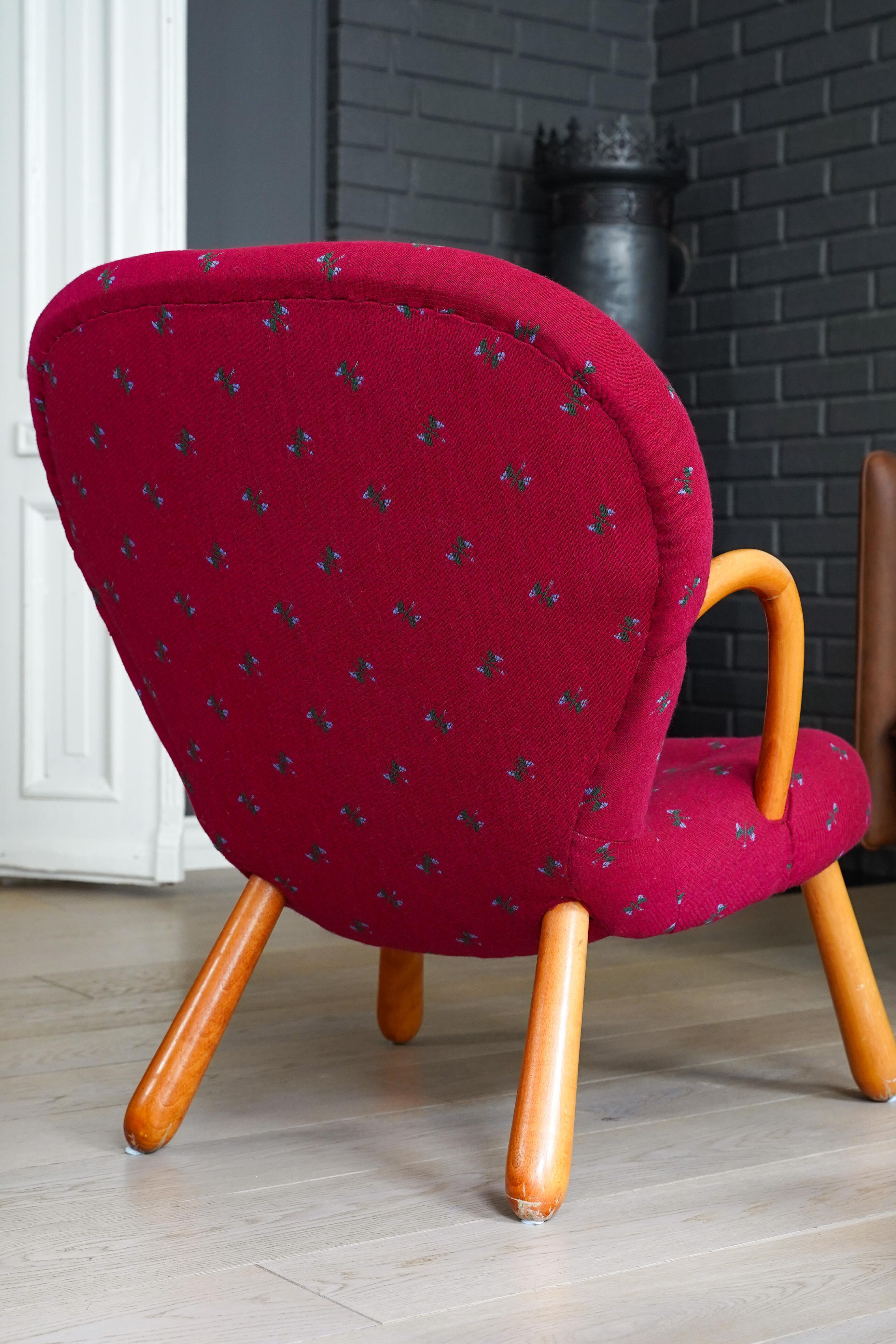 A Vintage Clam Chair, by Arnold Madsen for Vik & Blindheim, Norway 1953 For Sale 3