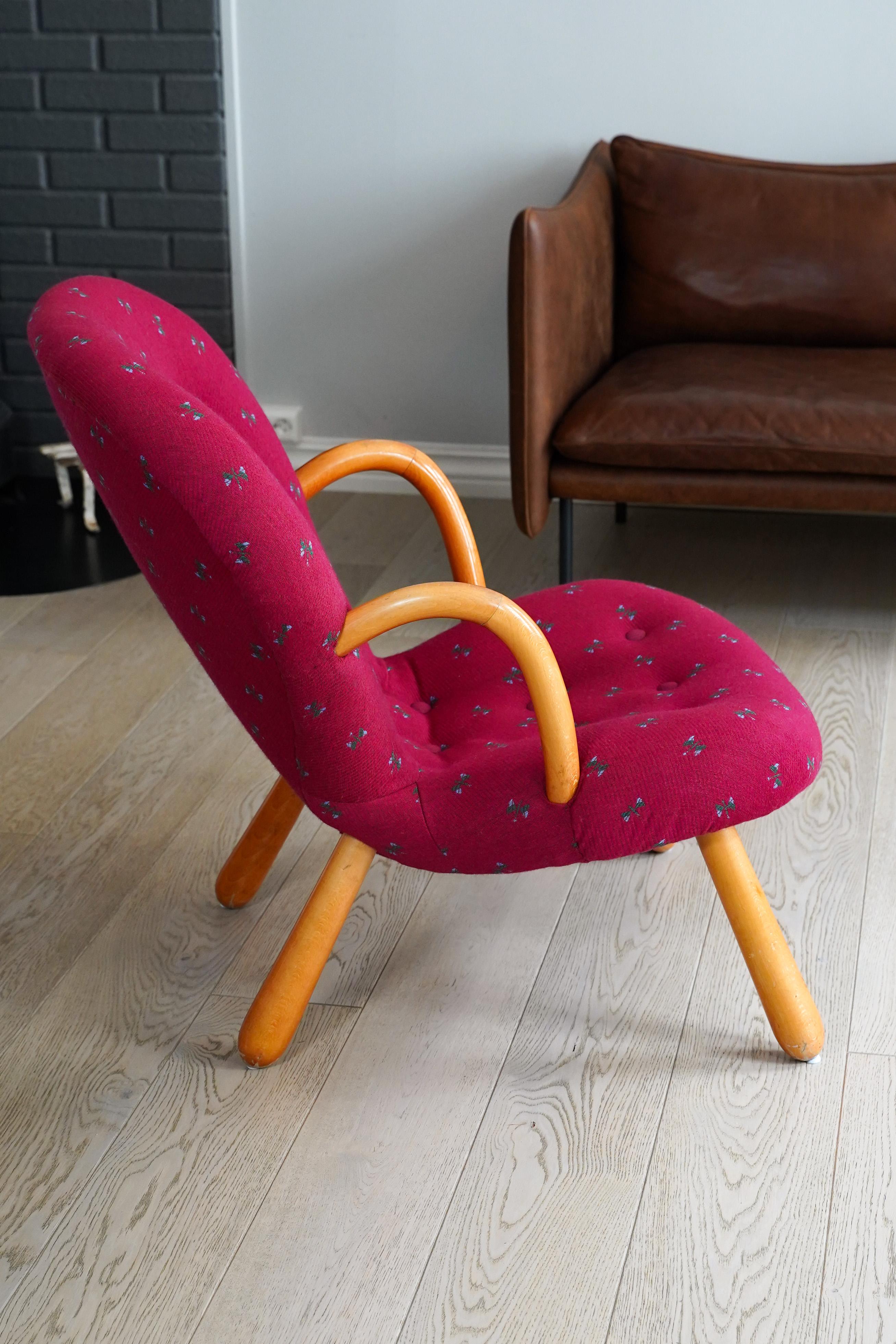 A Vintage Clam Chair, by Arnold Madsen for Vik & Blindheim, Norway 1953 In Good Condition For Sale In Oslo, NO
