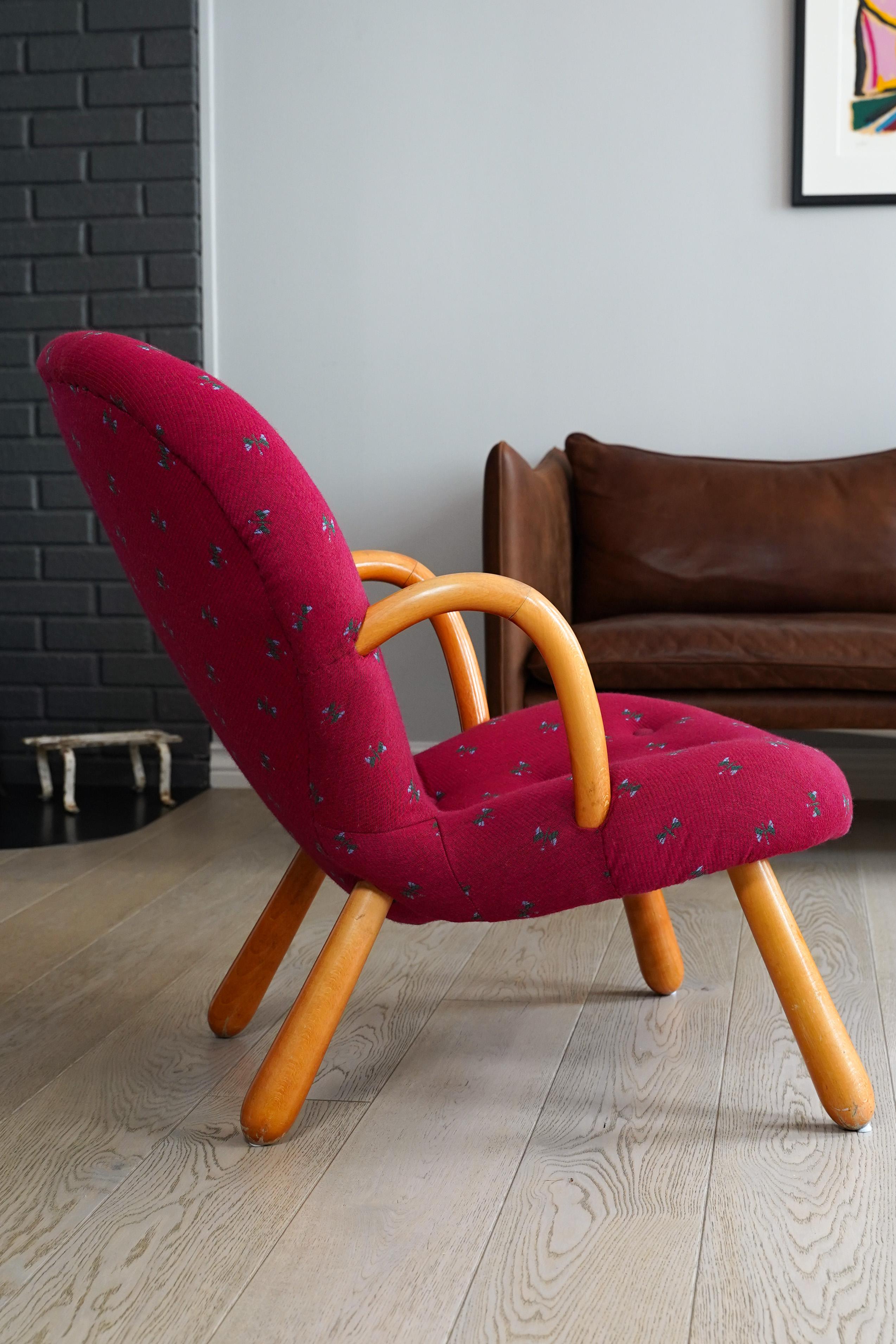 Mid-20th Century A Vintage Clam Chair, by Arnold Madsen for Vik & Blindheim, Norway 1953 For Sale