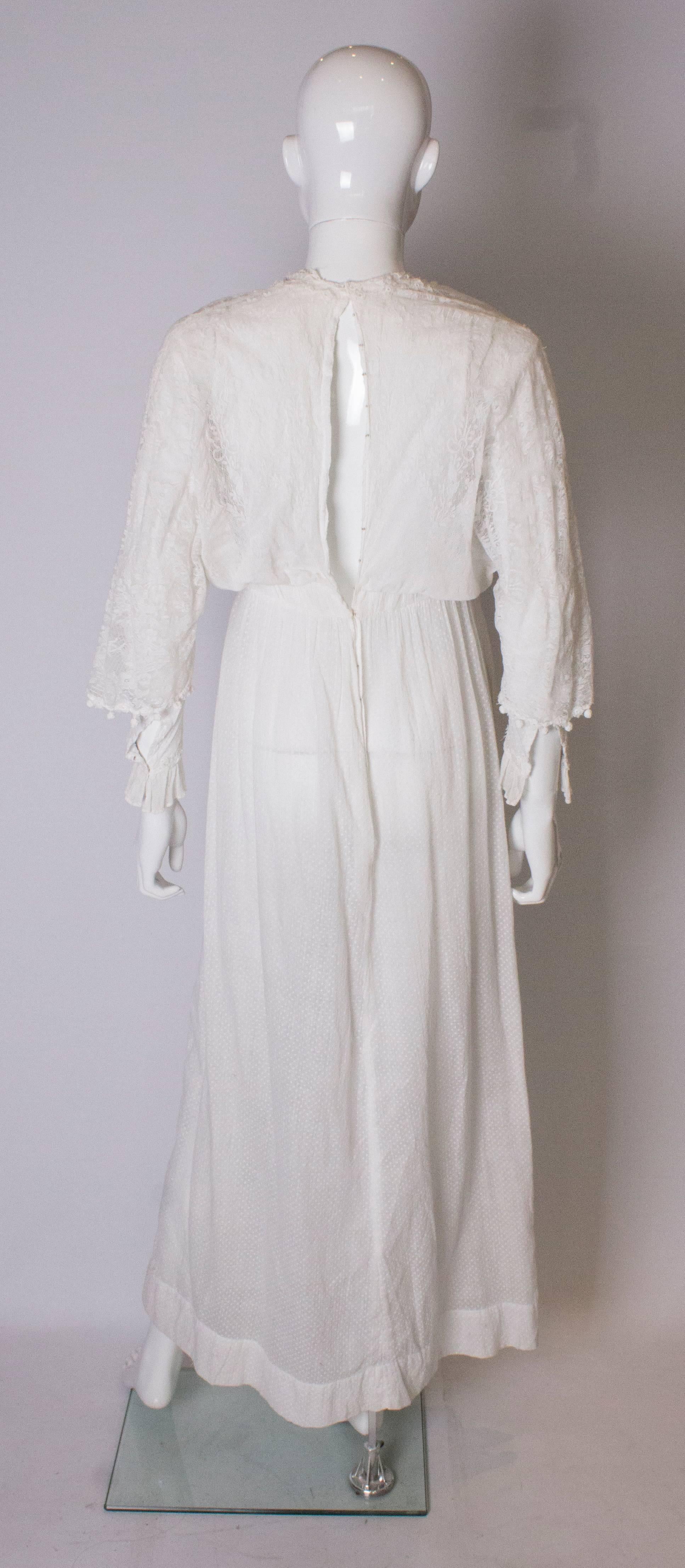 A Vintage Edwardian White Cotton Lawn Dress with Lace Detailil For Sale 1