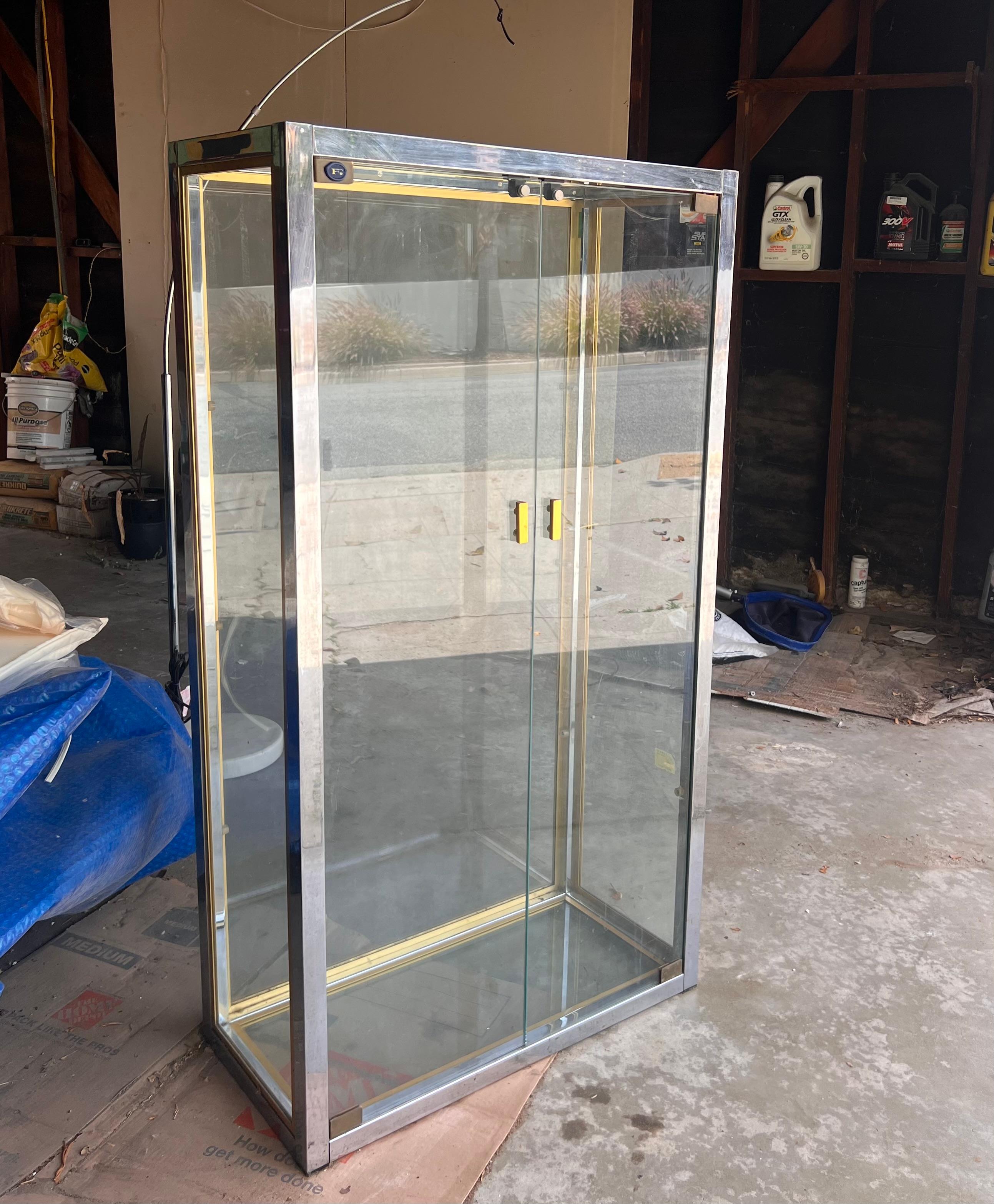 A vintage French glass and chrome curio cabinet / vitrine by Camard, 20th c 6