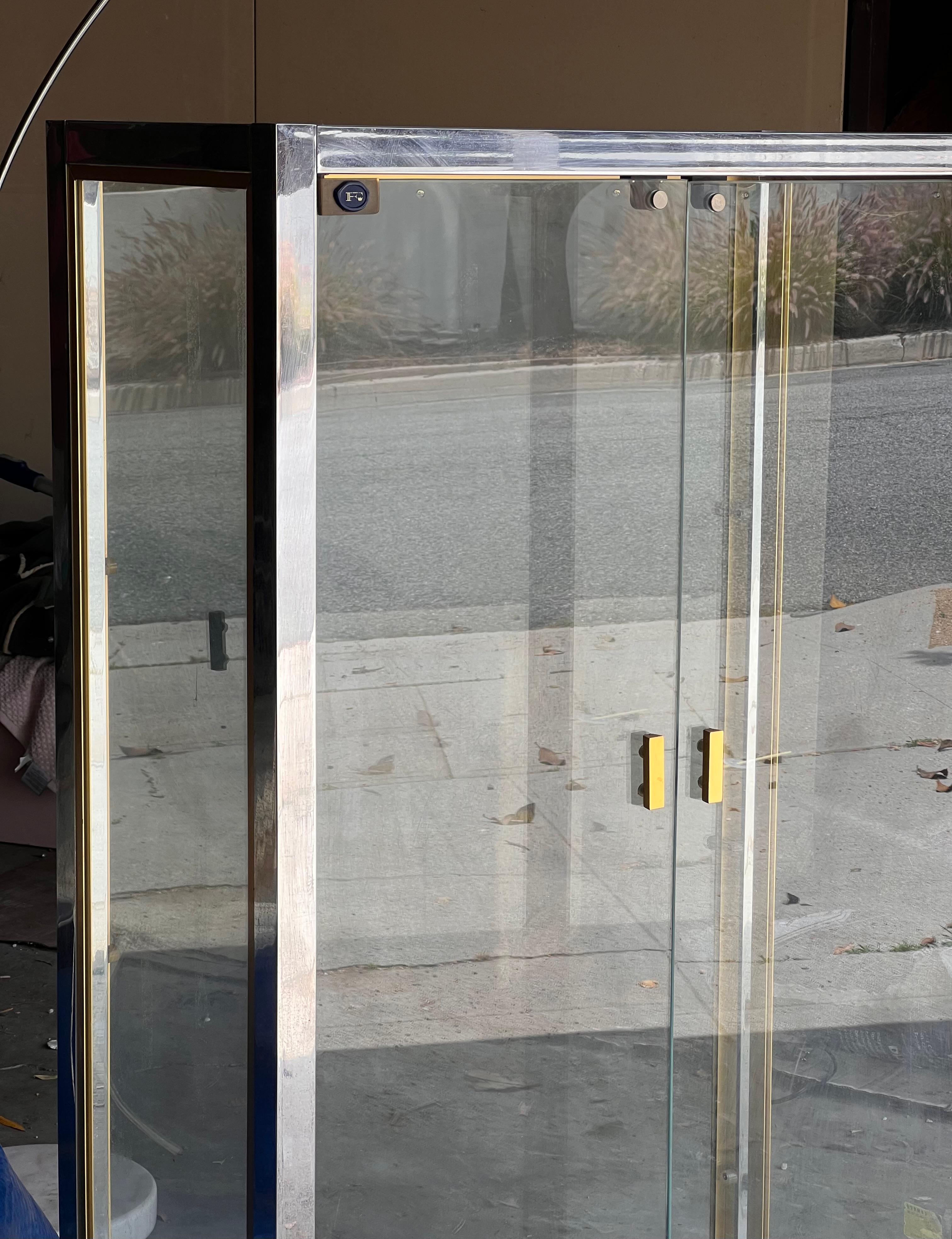 A vintage French glass and chrome curio cabinet / vitrine by Camard, 20th c 7
