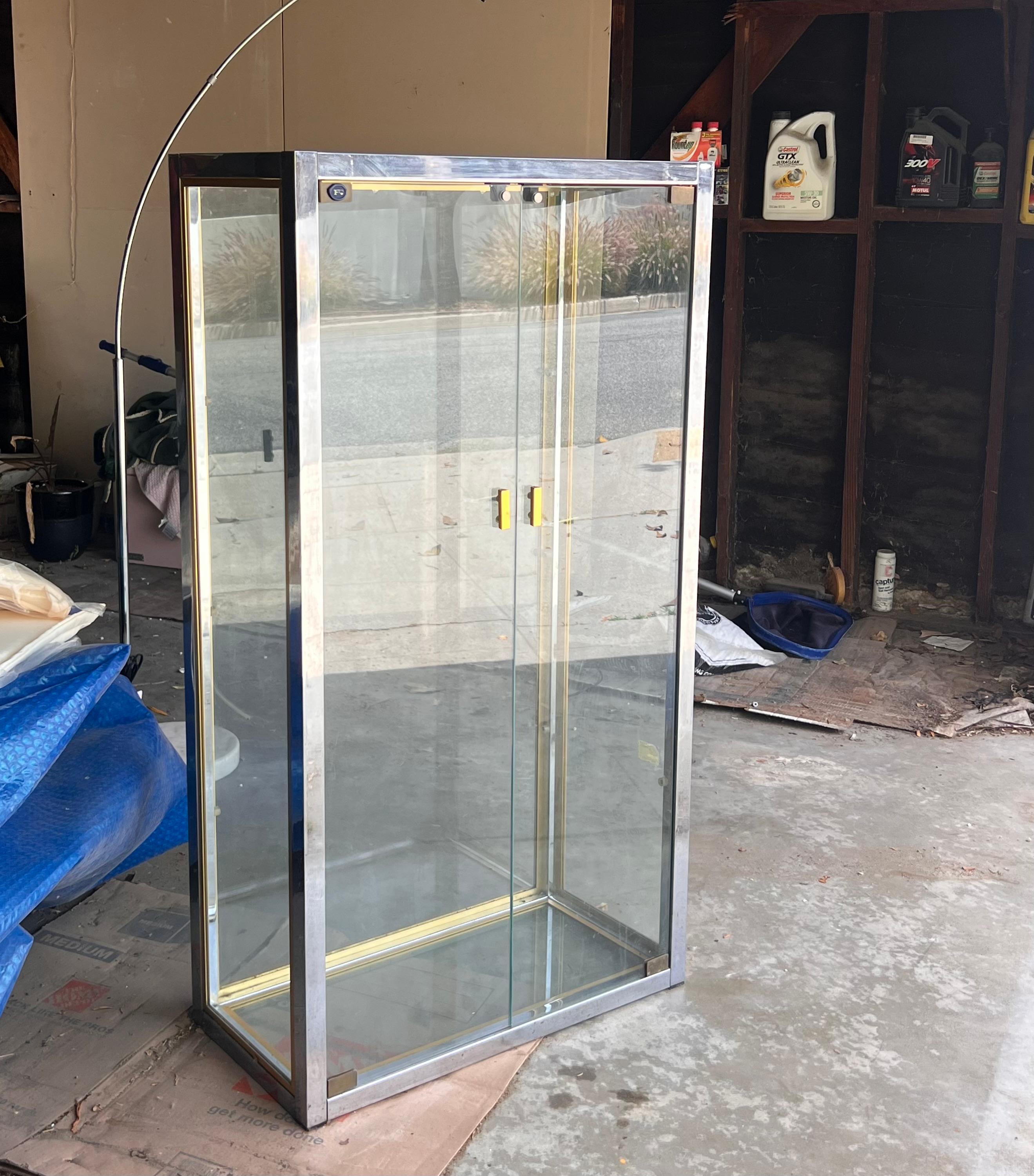 A vintage French glass and chrome curio cabinet / vitrine by Camard, 20th c 8