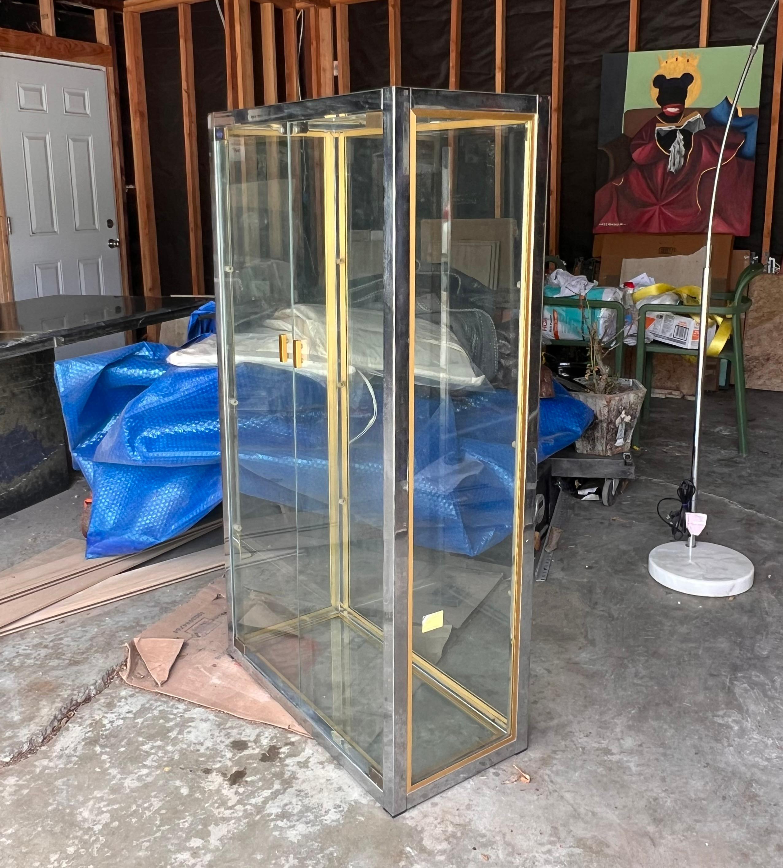 A vintage French glass and chrome curio cabinet / vitrine by Camard, 20th c 3